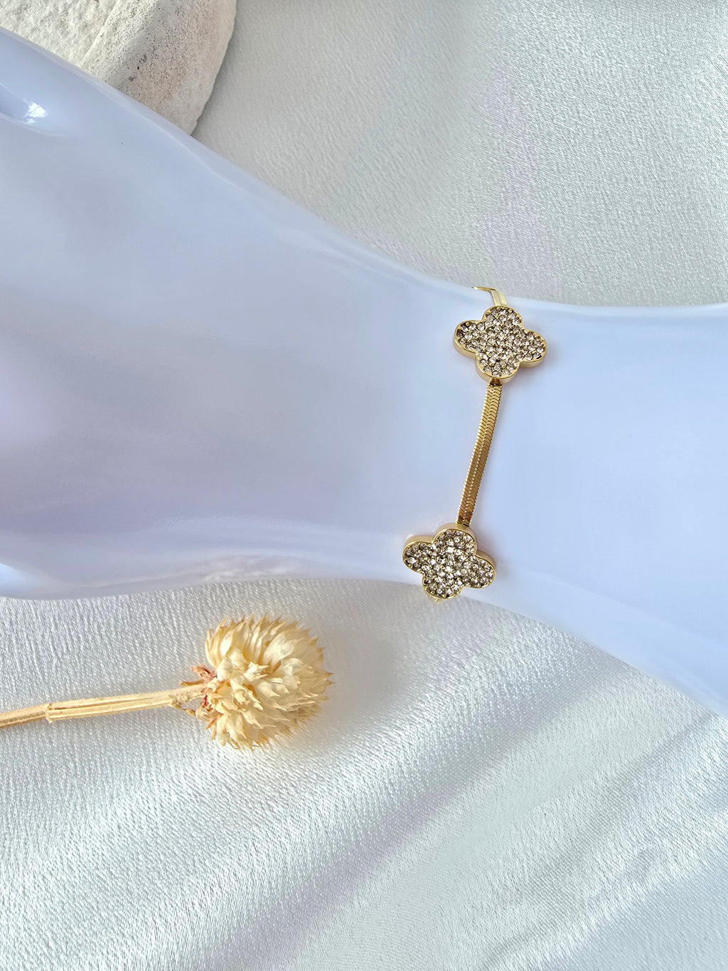 Bracelet Mila — Trèfles Pavés Dorés