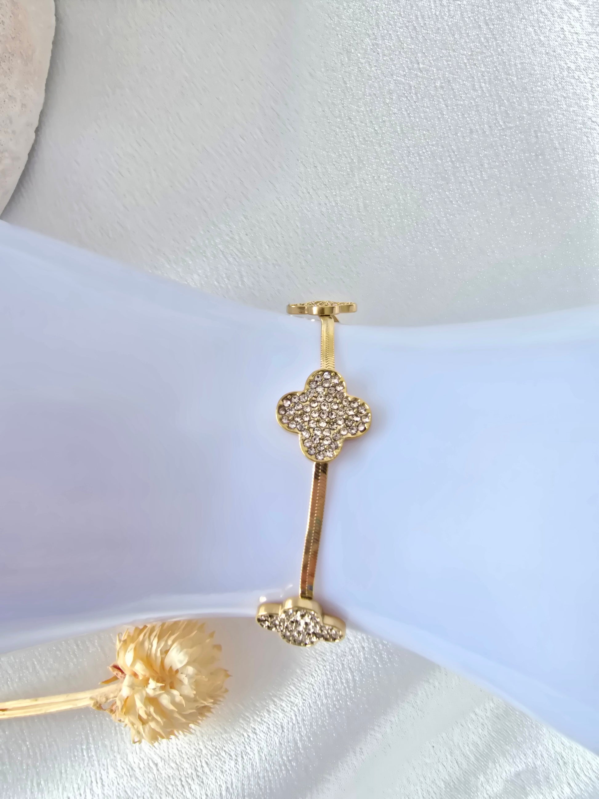 Bracelet Mila — Trèfles Pavés Dorés