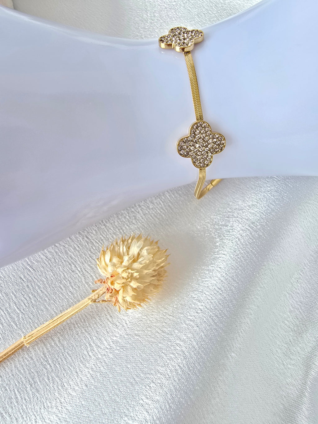 Bracelet Mila — Trèfles Pavés Dorés