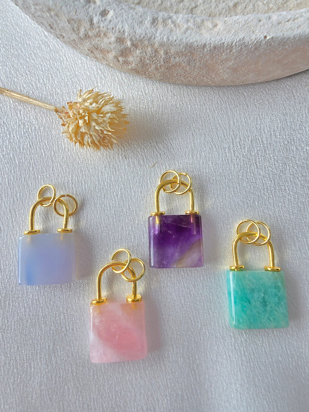 Pendentif Cadenas Pierre Naturelle – Améthyste, Quartz Rose, Amazonite ou Calcédoine