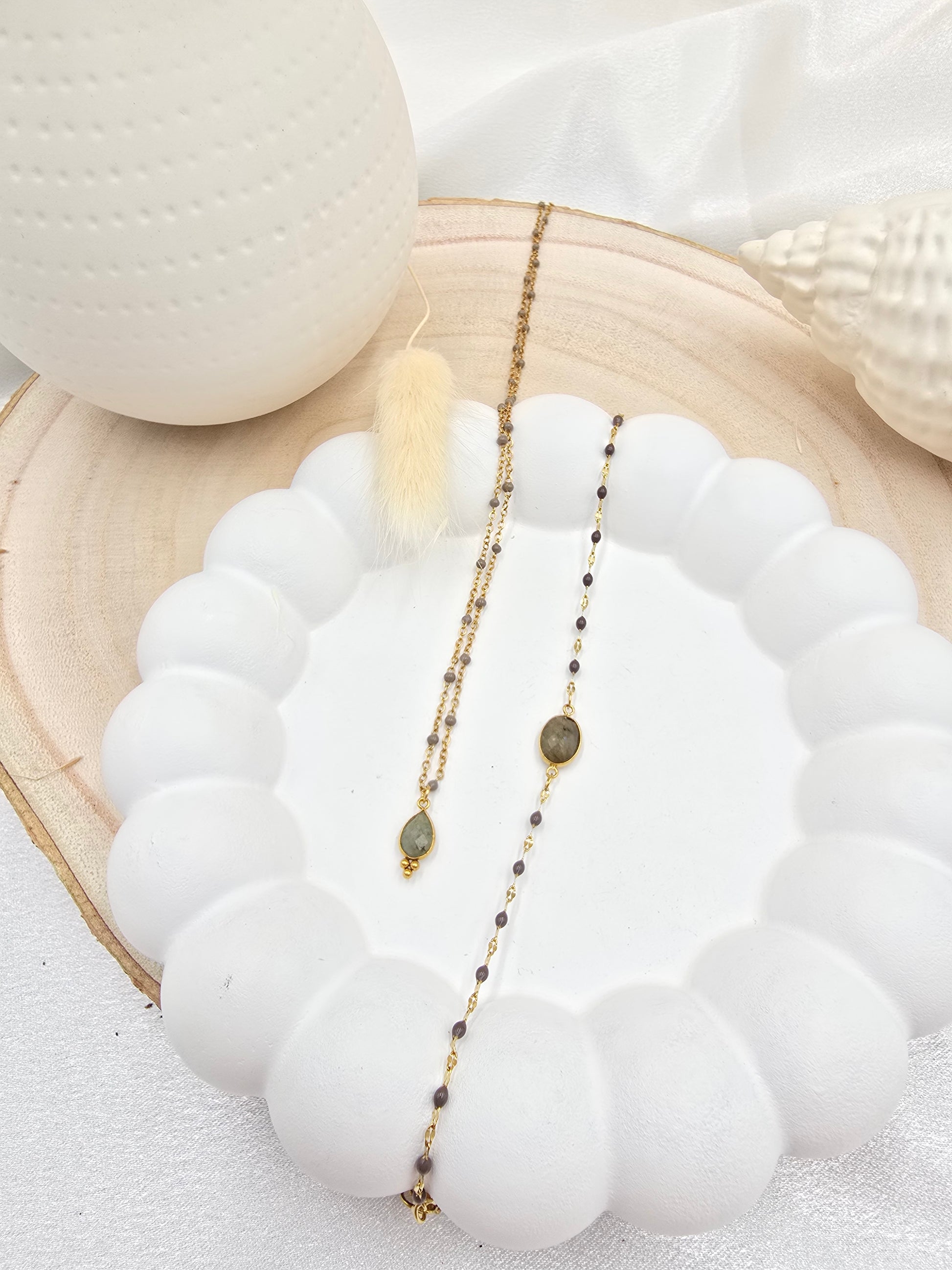 Bracelet ESTELINE | Maille Émail & Pendentif Pierre Naturelle Ovale | Or et Âme Bijoux