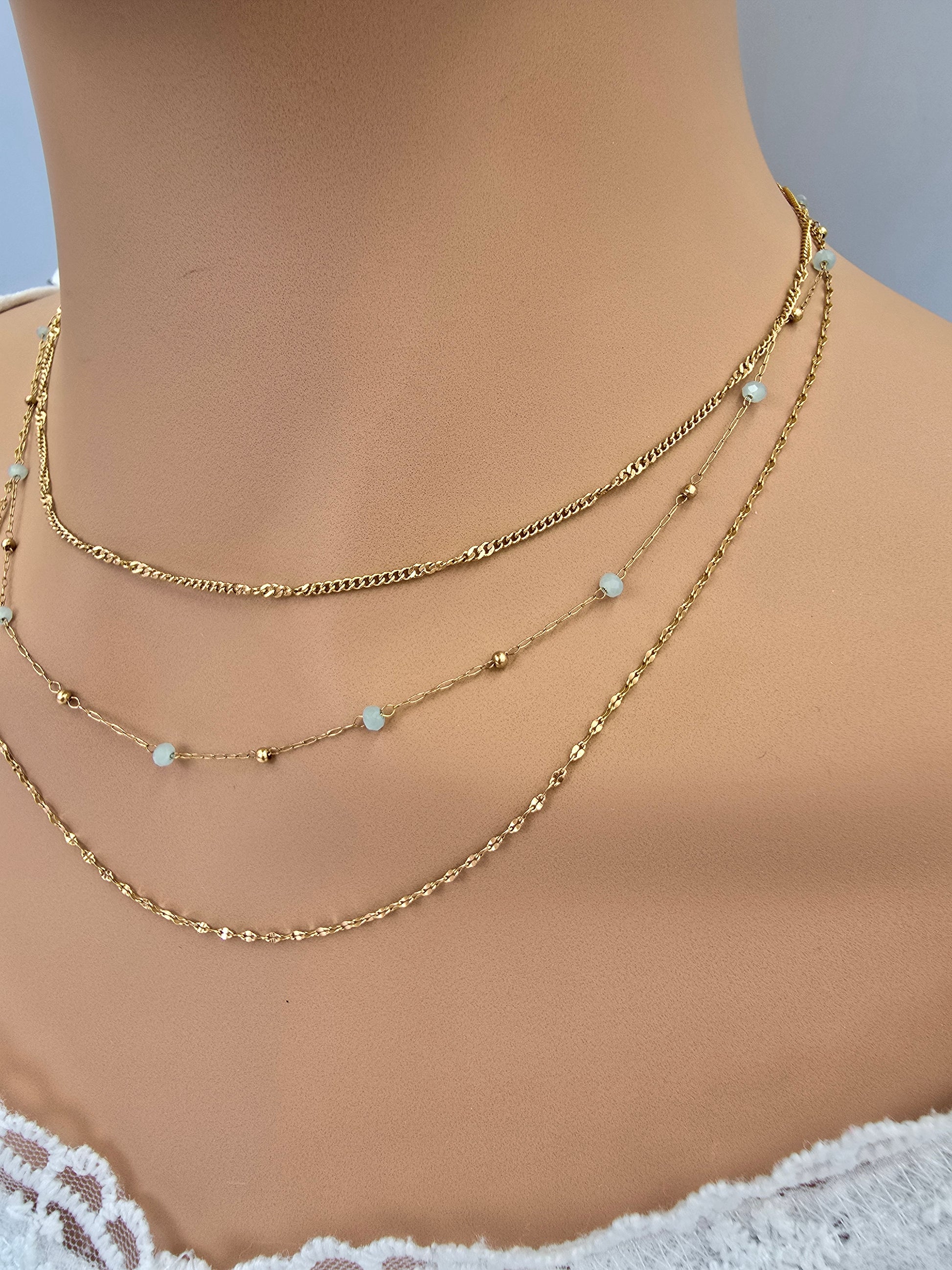 Collier Elya – 3 Rangs Dorés & Pâtes de Verre