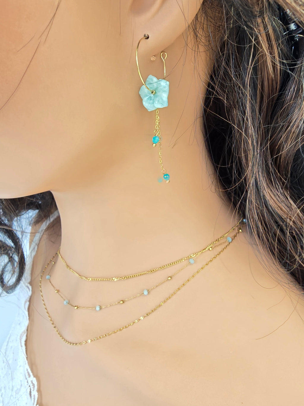 Collier Elya – 3 Rangs Dorés & Pâtes de Verre