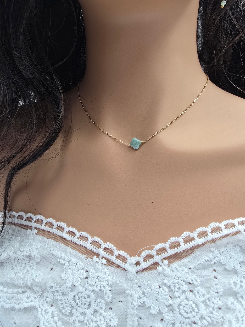 Collier Cassi – Trèfle en Amazonite sur Chaîne Dorée