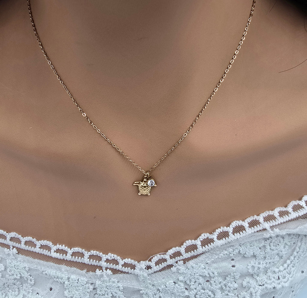 Collier Oly – Pendentif Tortue & Cristal Doré