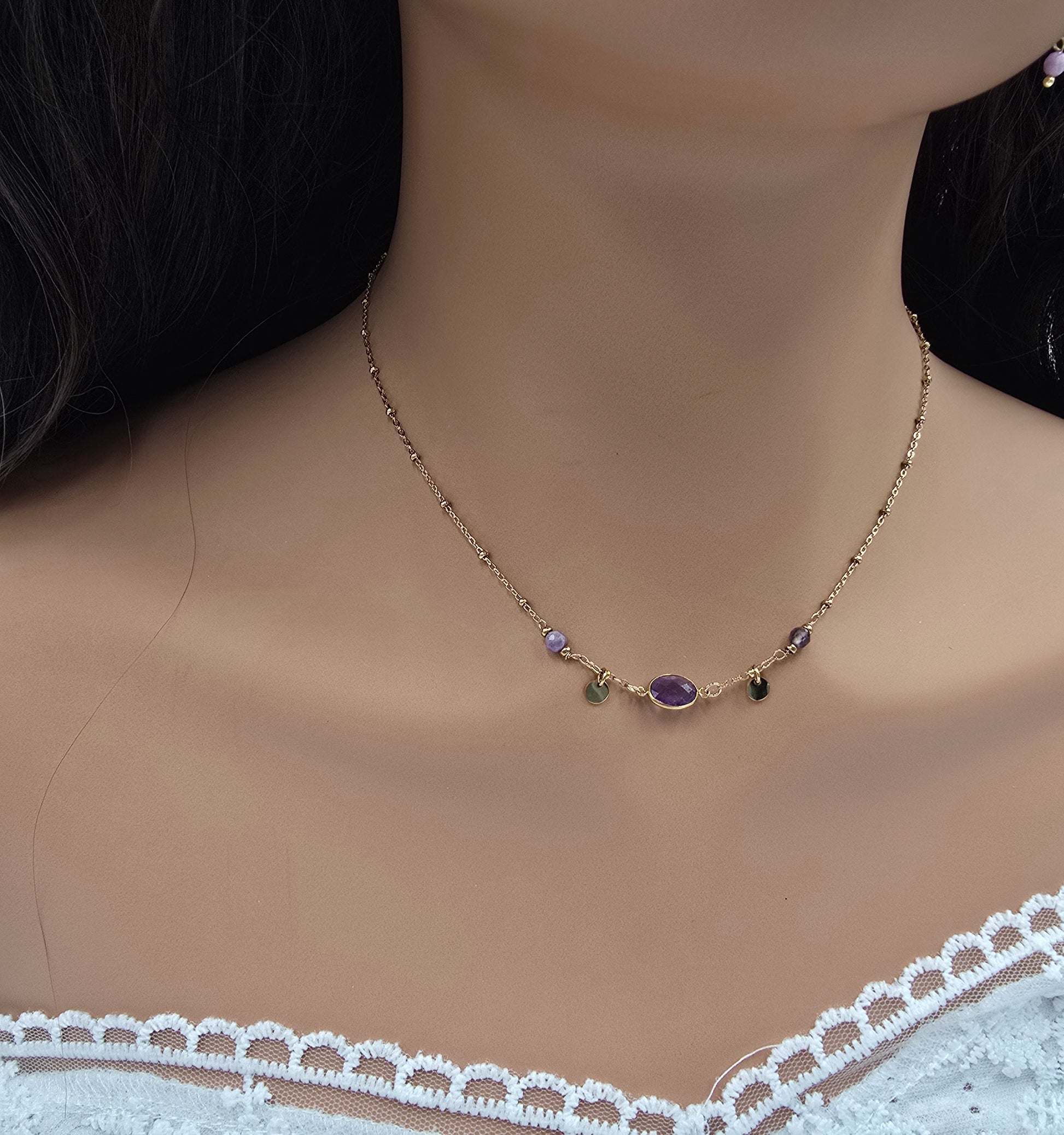 Collier Maurine – Pierre Naturelle & Sequins Dorés