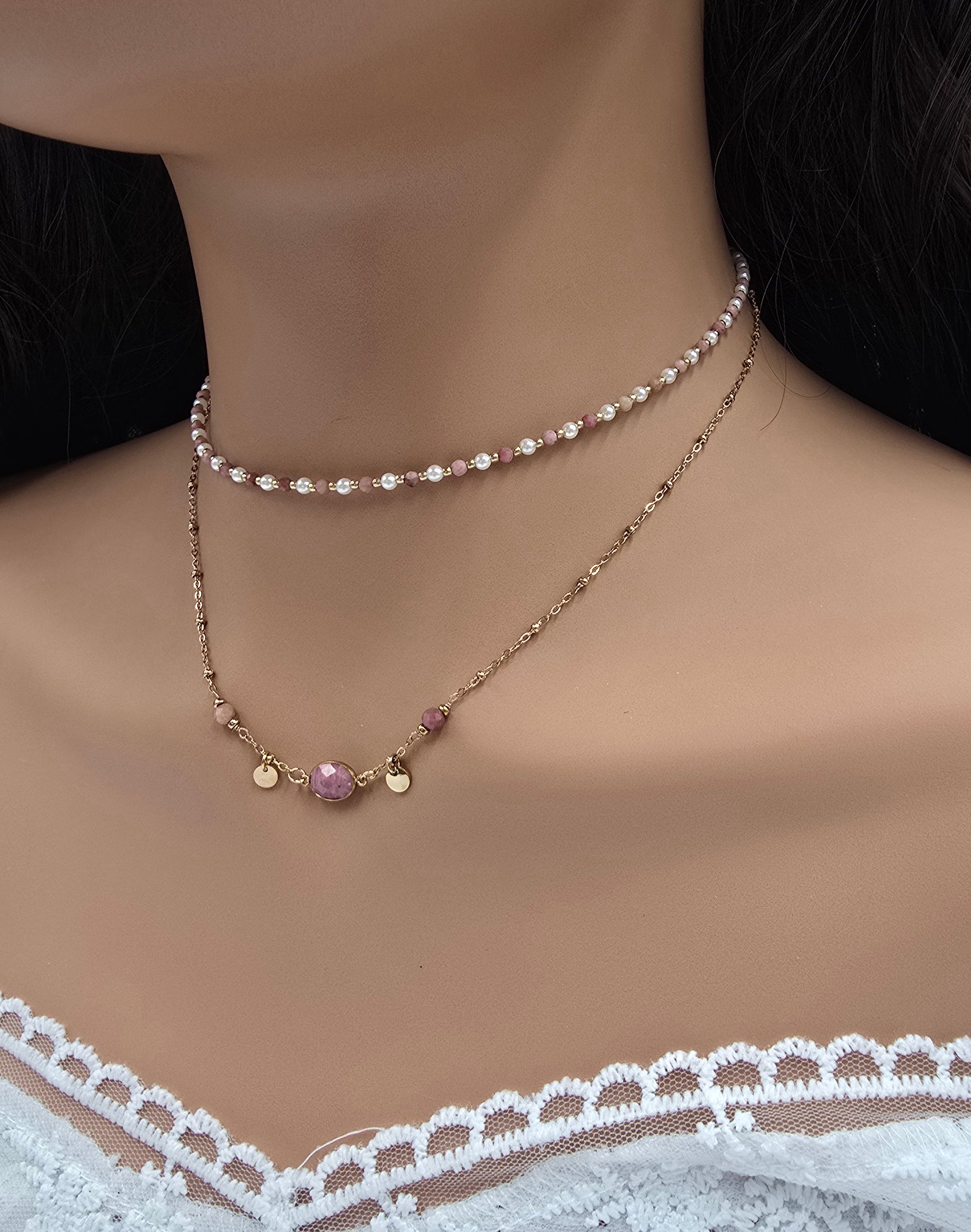 Collier Maurine – Pierre Naturelle & Sequins Dorés