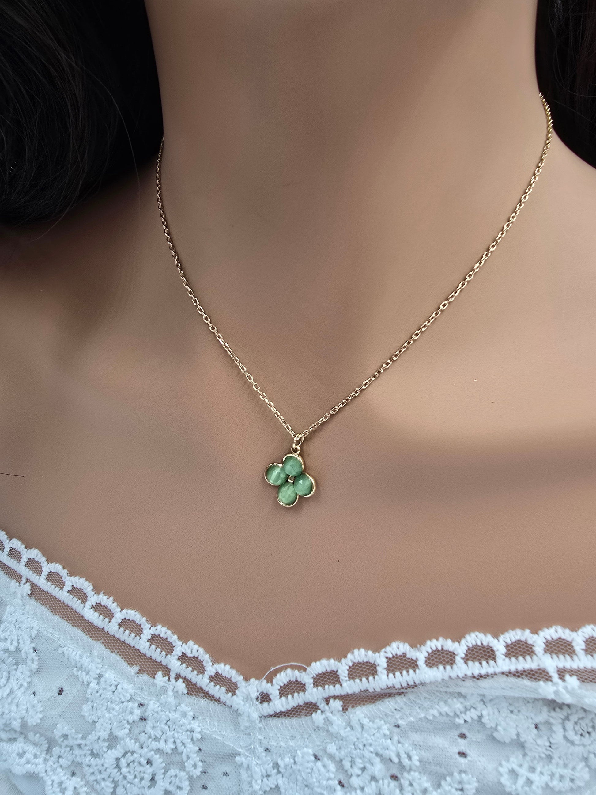 Collier Lina – Trèfle Œil de Chat