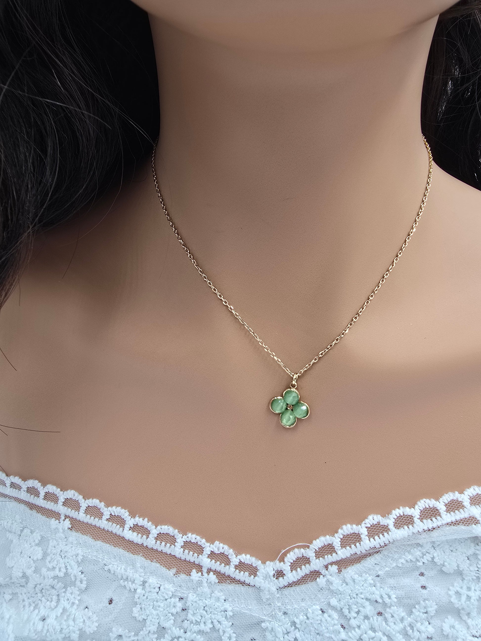 Collier Lina – Trèfle Œil de Chat