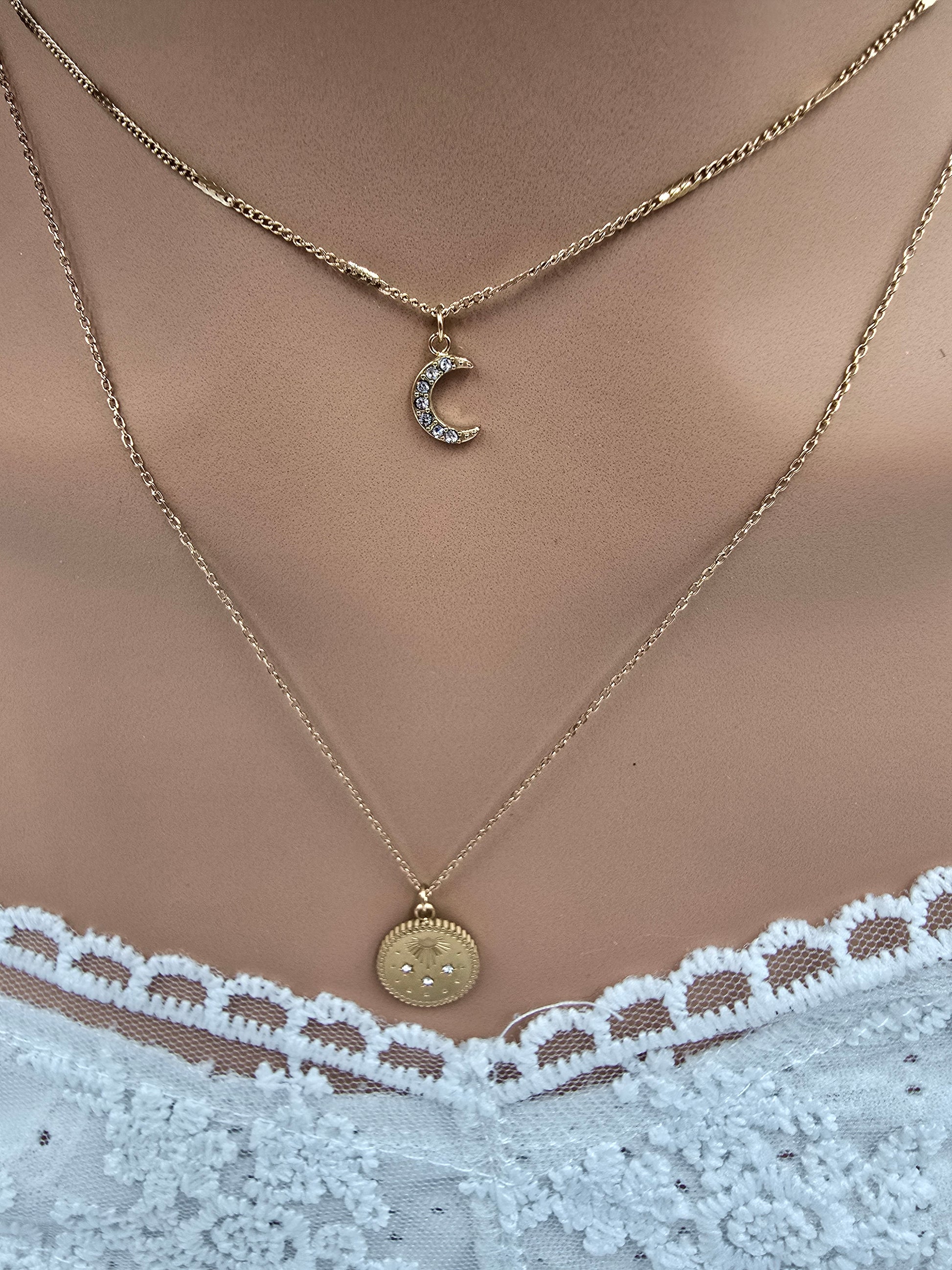 Collier Talia – 3 Rangs Lune, Médaillon Étoiles & Maille Grain de Café Émaillée
