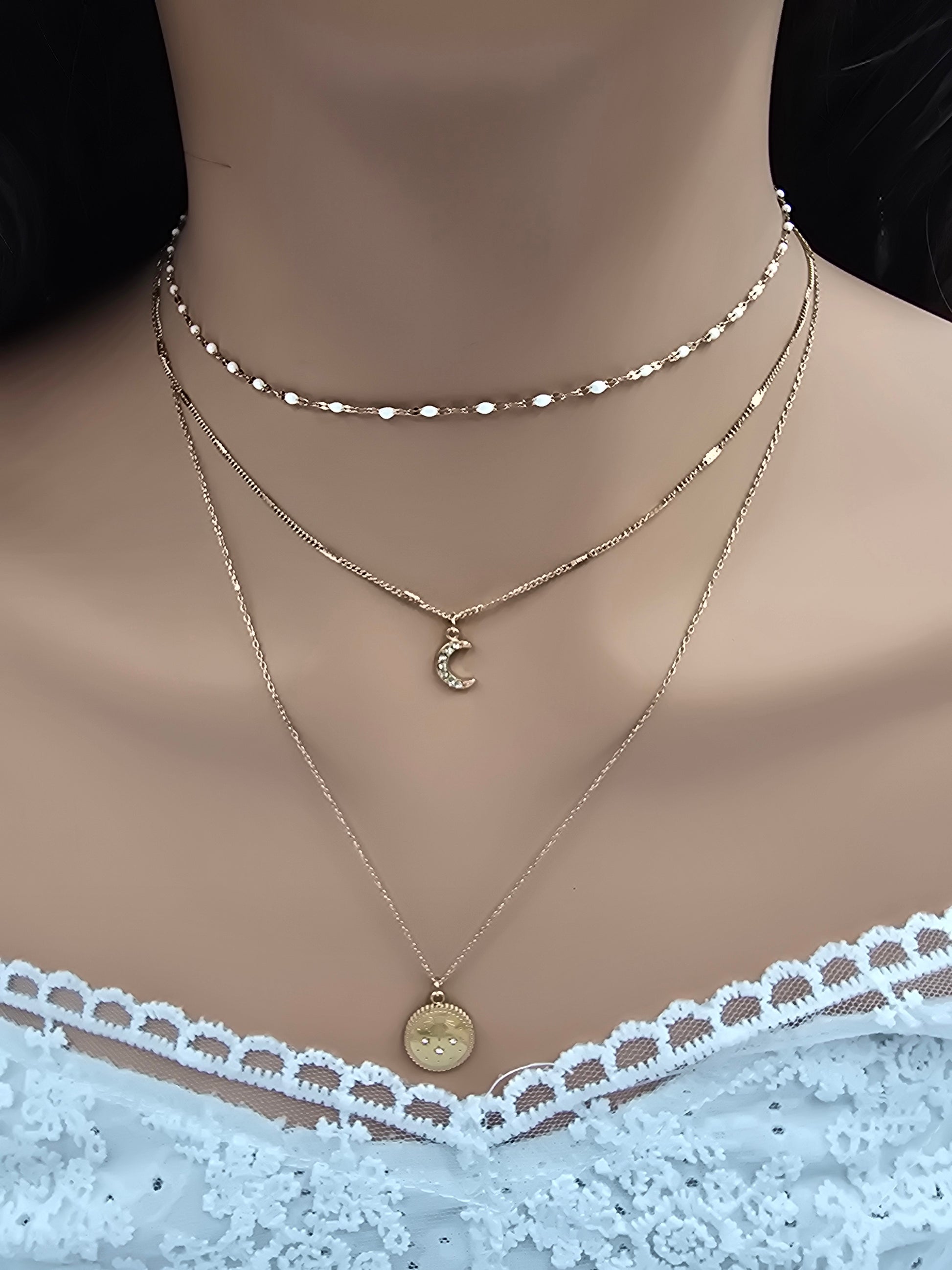 Collier Talia – 3 Rangs Lune, Médaillon Étoiles & Maille Grain de Café Émaillée
