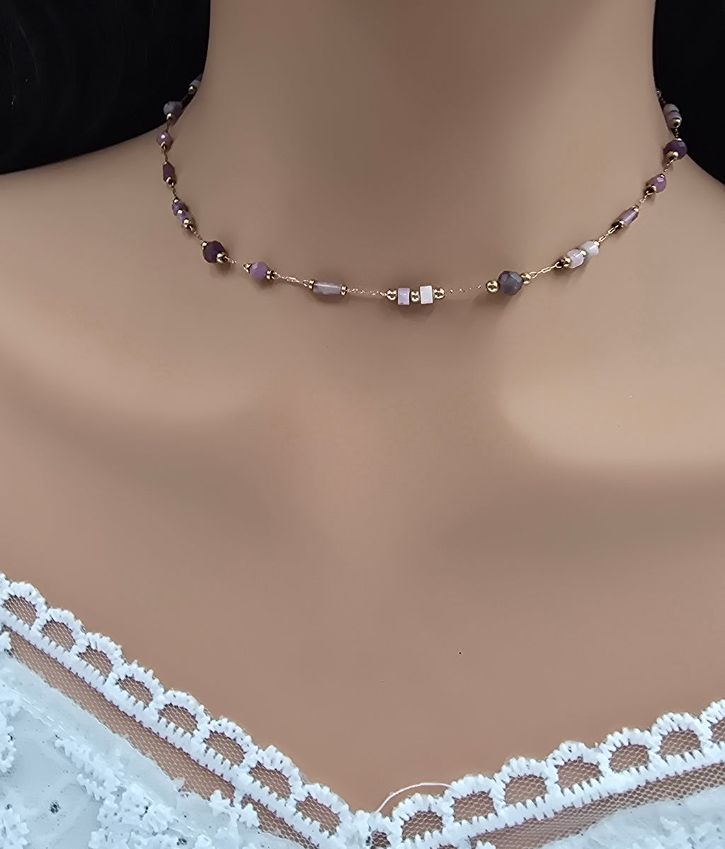 Collier Joye – Chaîne Dorée & Pierres Naturelles
