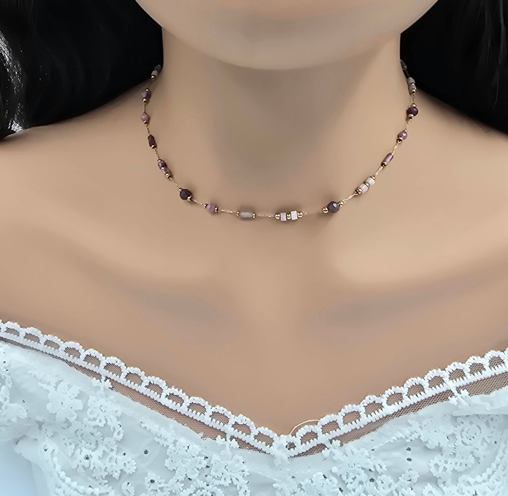 Collier Joye – Chaîne Dorée & Pierres Naturelles