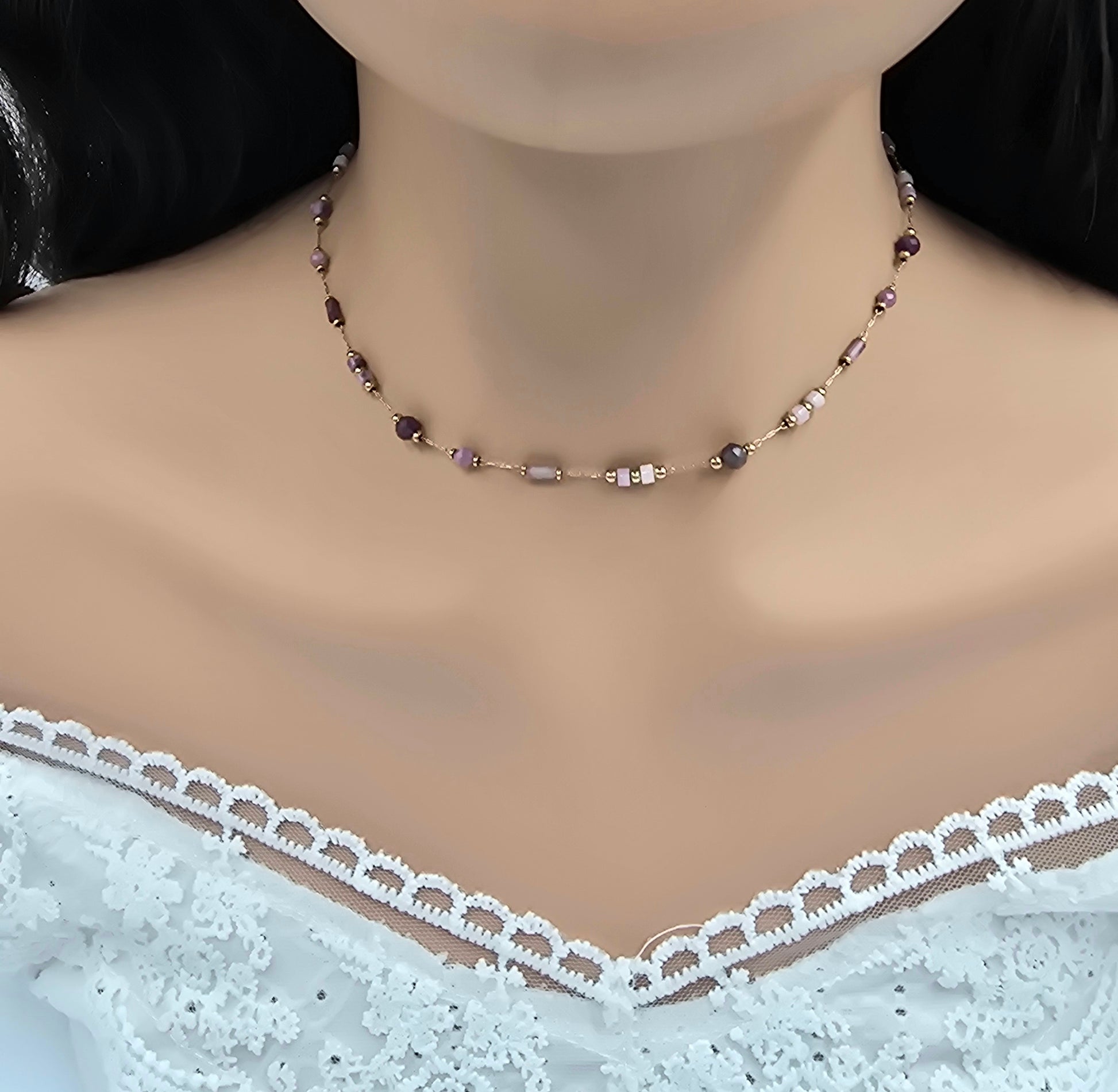 Collier Joye – Chaîne Dorée & Pierres Naturelles