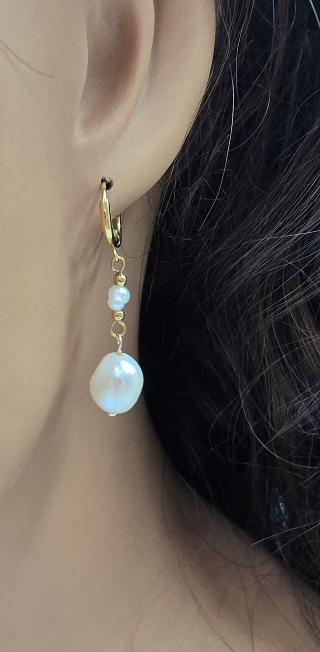 Boucles d'Oreilles Perla – Créoles Dorées & Perles d'Eau Douce Baroques