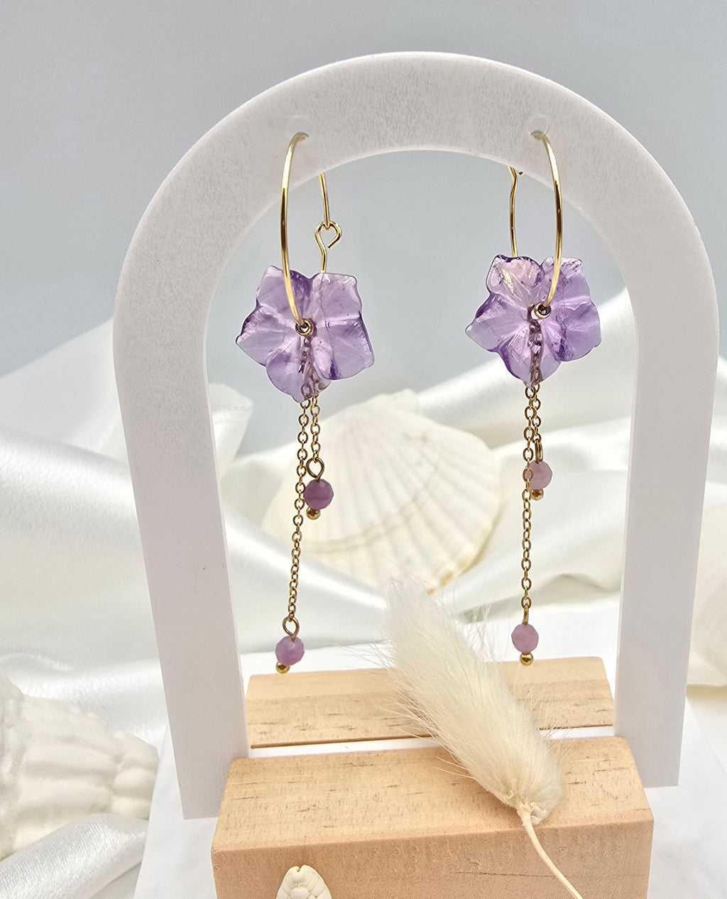 Boucles d'Oreilles Fani – Créoles Fleur en Pierre Naturelle & Chaînes Pendantes