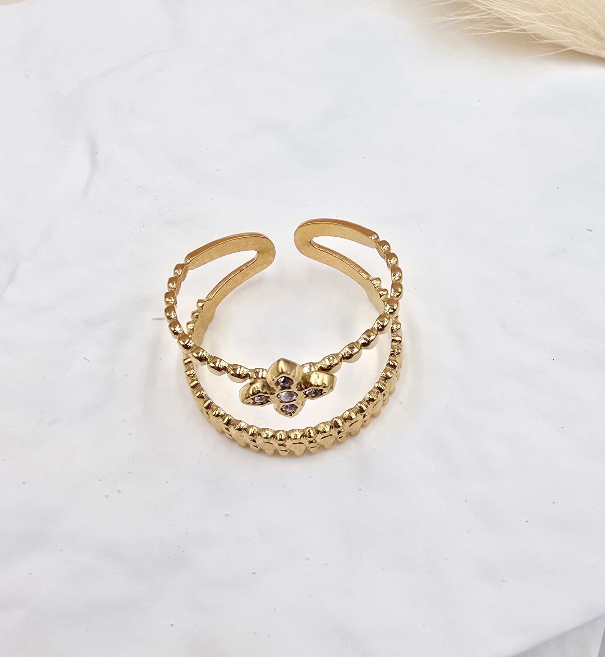 Bague Chelsea – Double Anneau Milgrain & Trèfle Cristaux