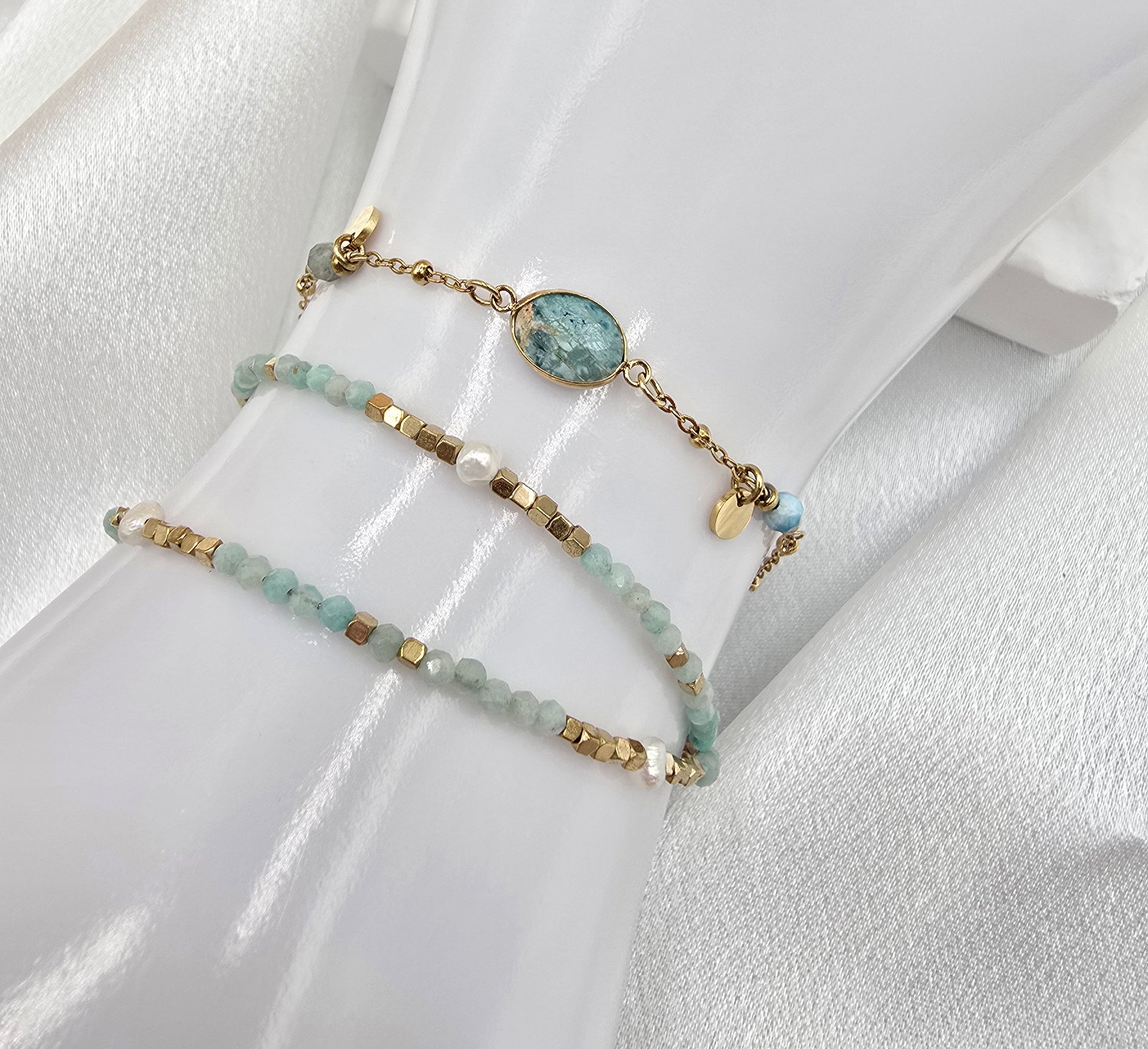 Bracelet Maurine – Pierre Naturelle & Sequins Dorés