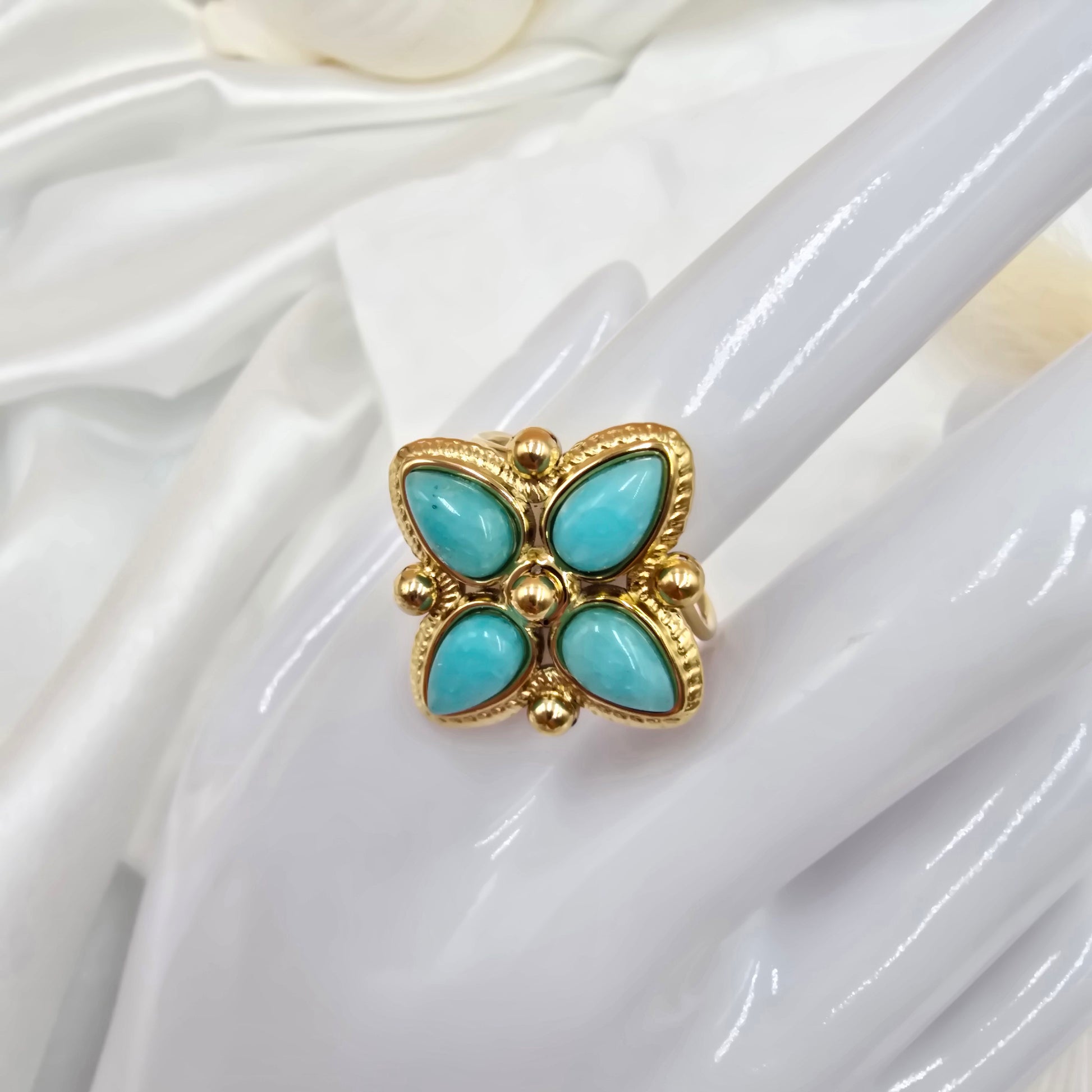 Bague Santorin – Motif Trèfle Doré & Amazonite