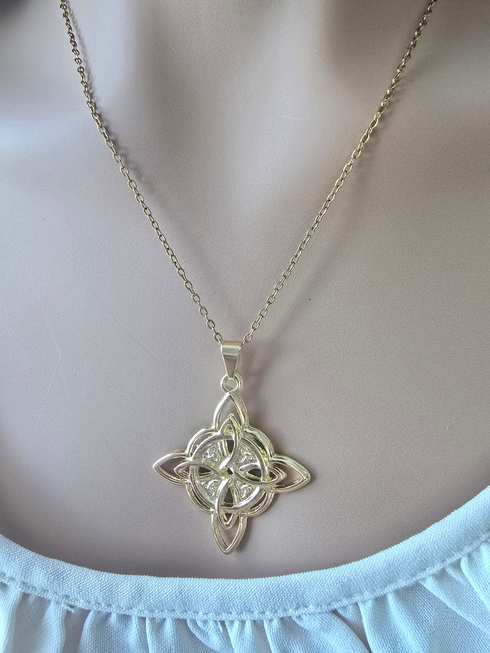 Pendentif Nœud de Sorcière | Nœud Celtique Or 18K
