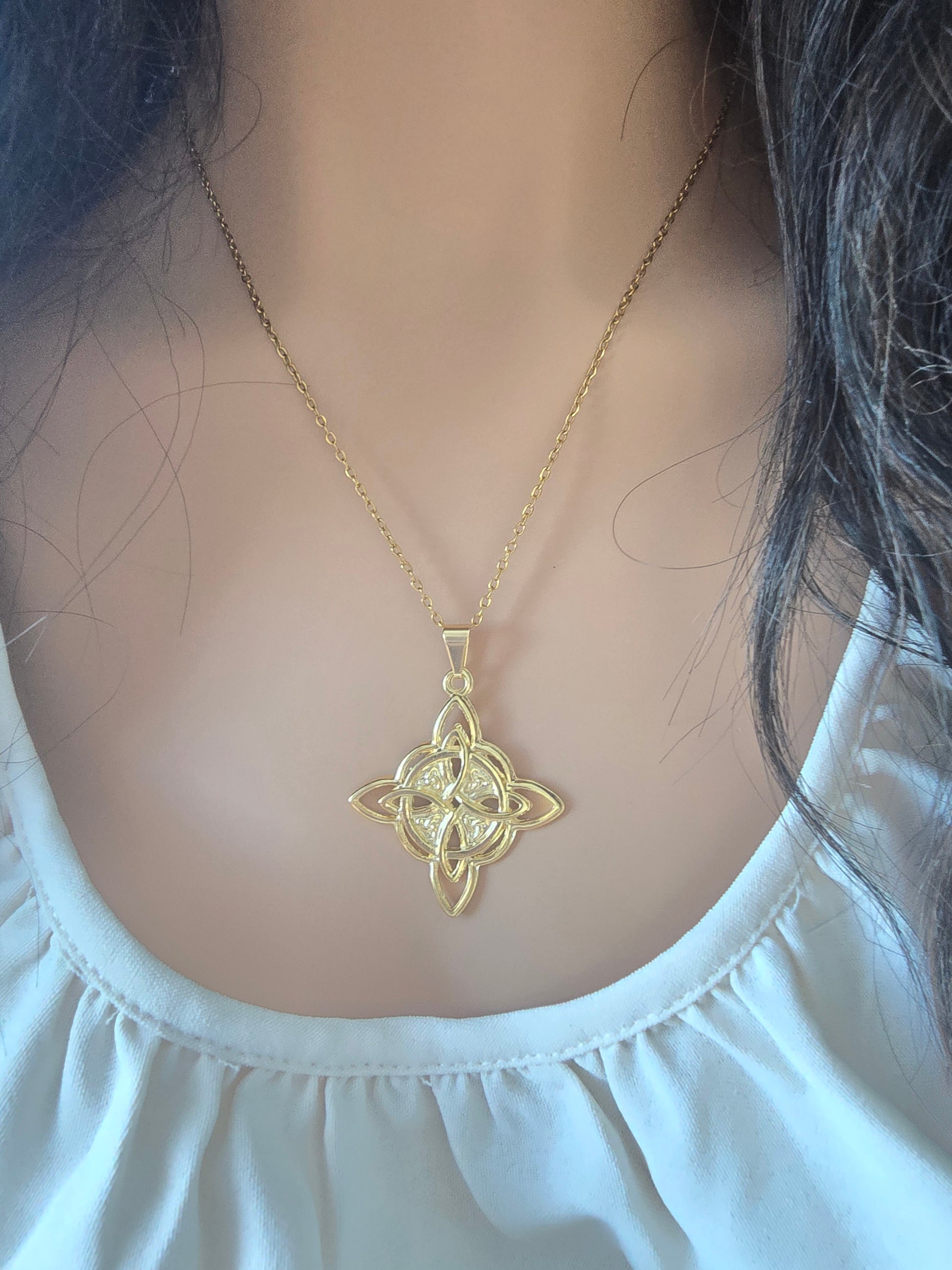 Pendentif Nœud de Sorcière | Nœud Celtique Or 18K