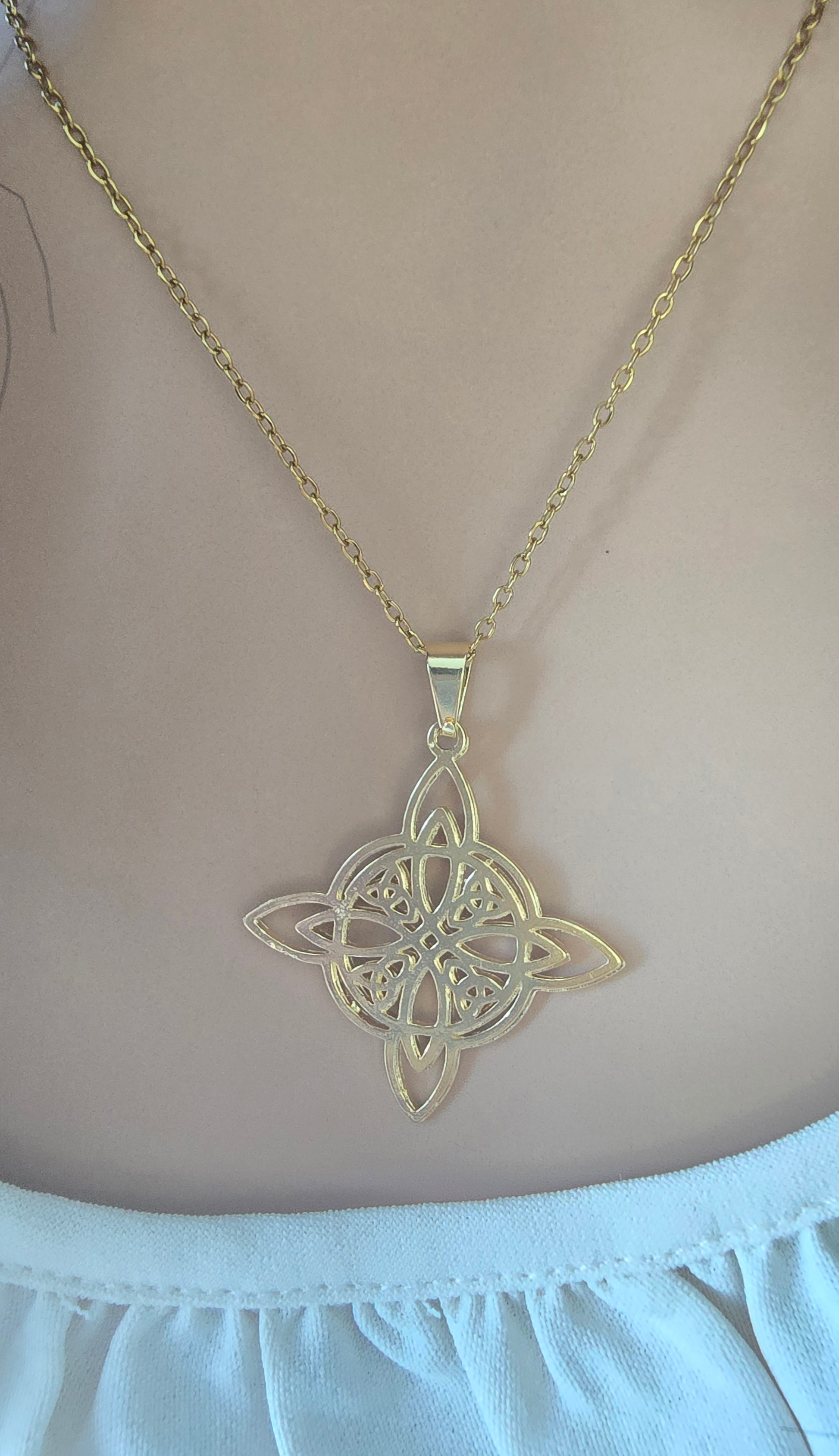 Pendentif Nœud de Sorcière | Nœud Celtique Or 18K