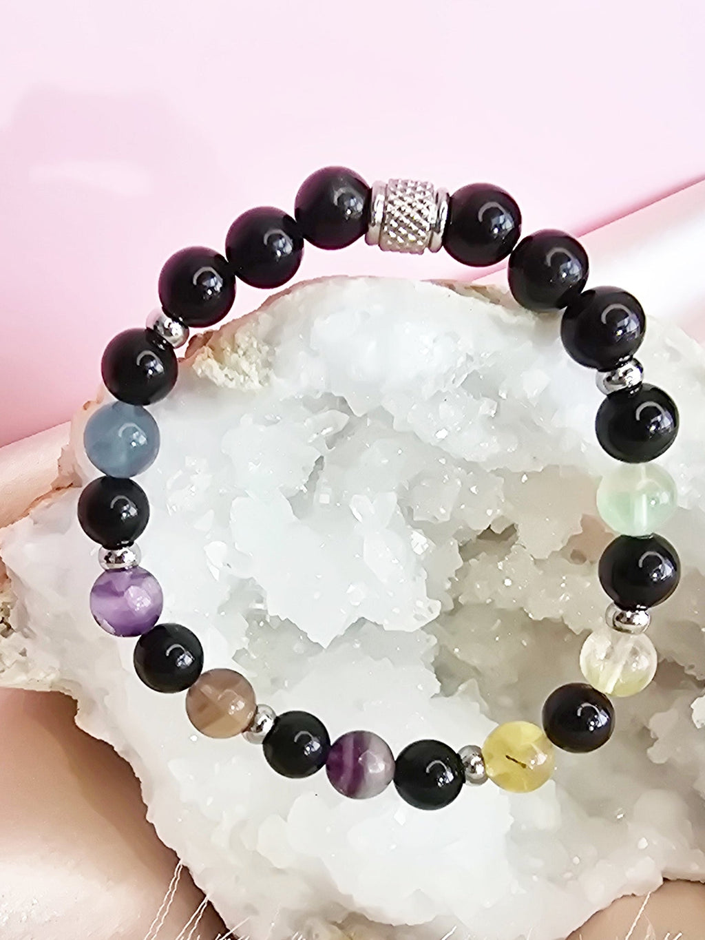 Armure éthérique : Obsidienne dorée, fluorite, tourmaline noire.