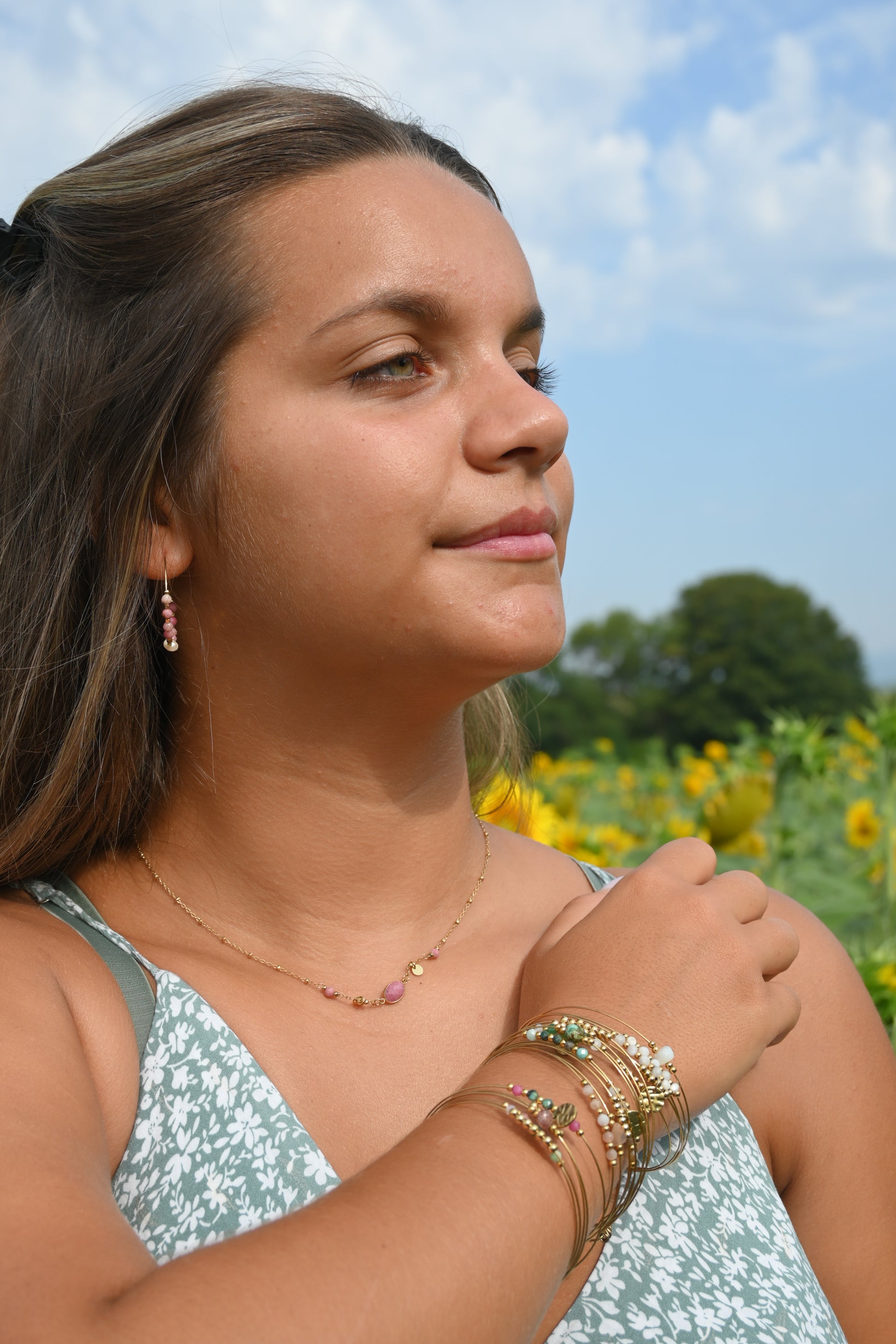 Collier Maurine – Pierre Naturelle & Sequins Dorés