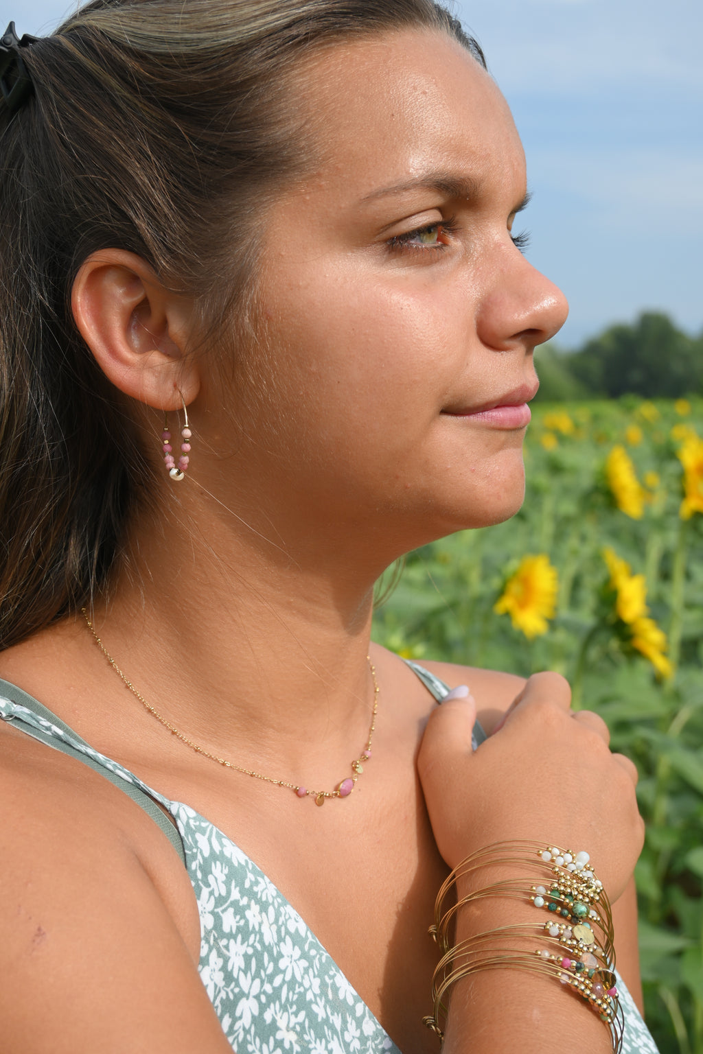 Collier Maurine – Pierre Naturelle & Sequins Dorés