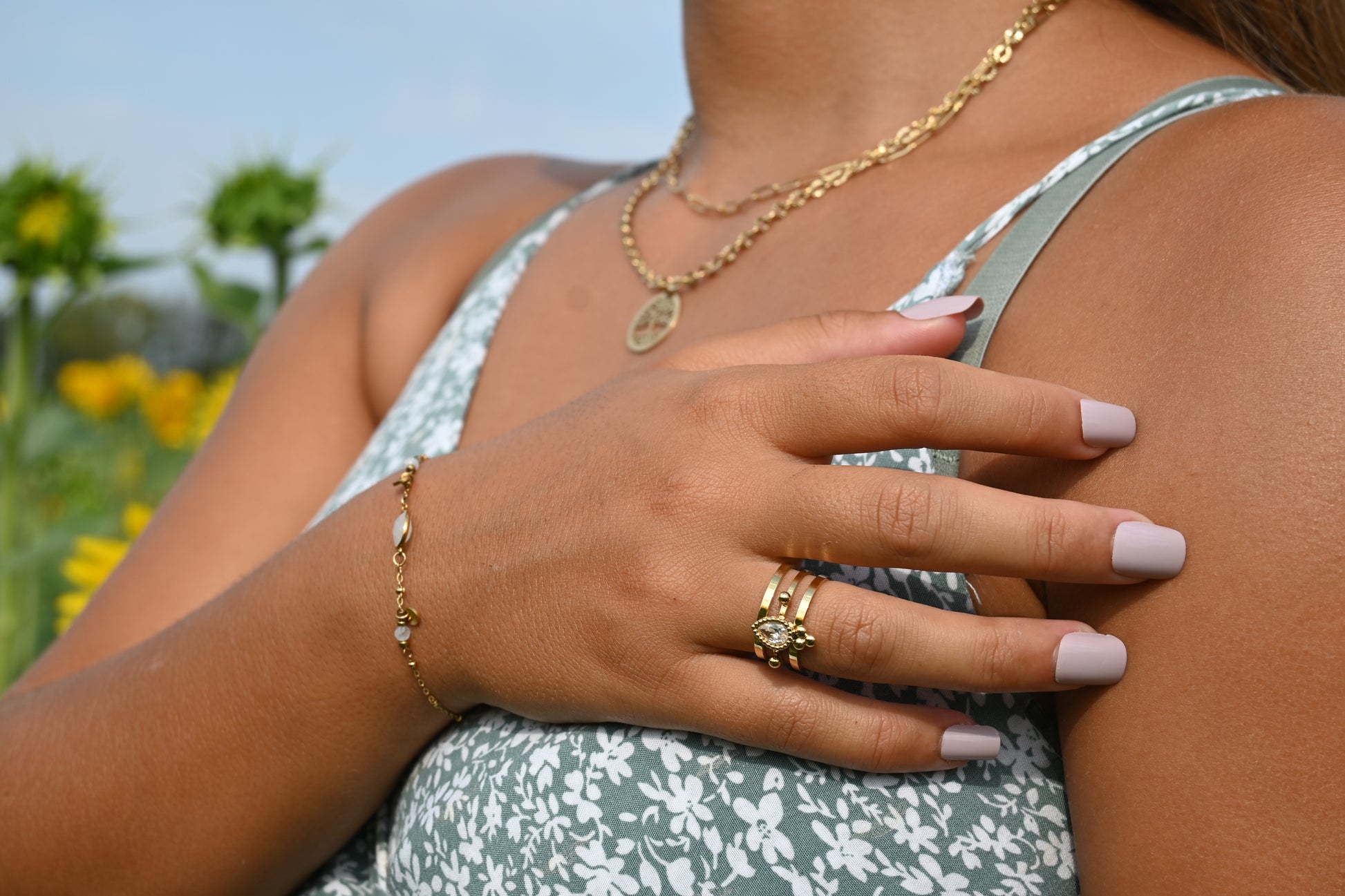 Bague Milan – Triple Anneau Doré & Cristal Goutte
