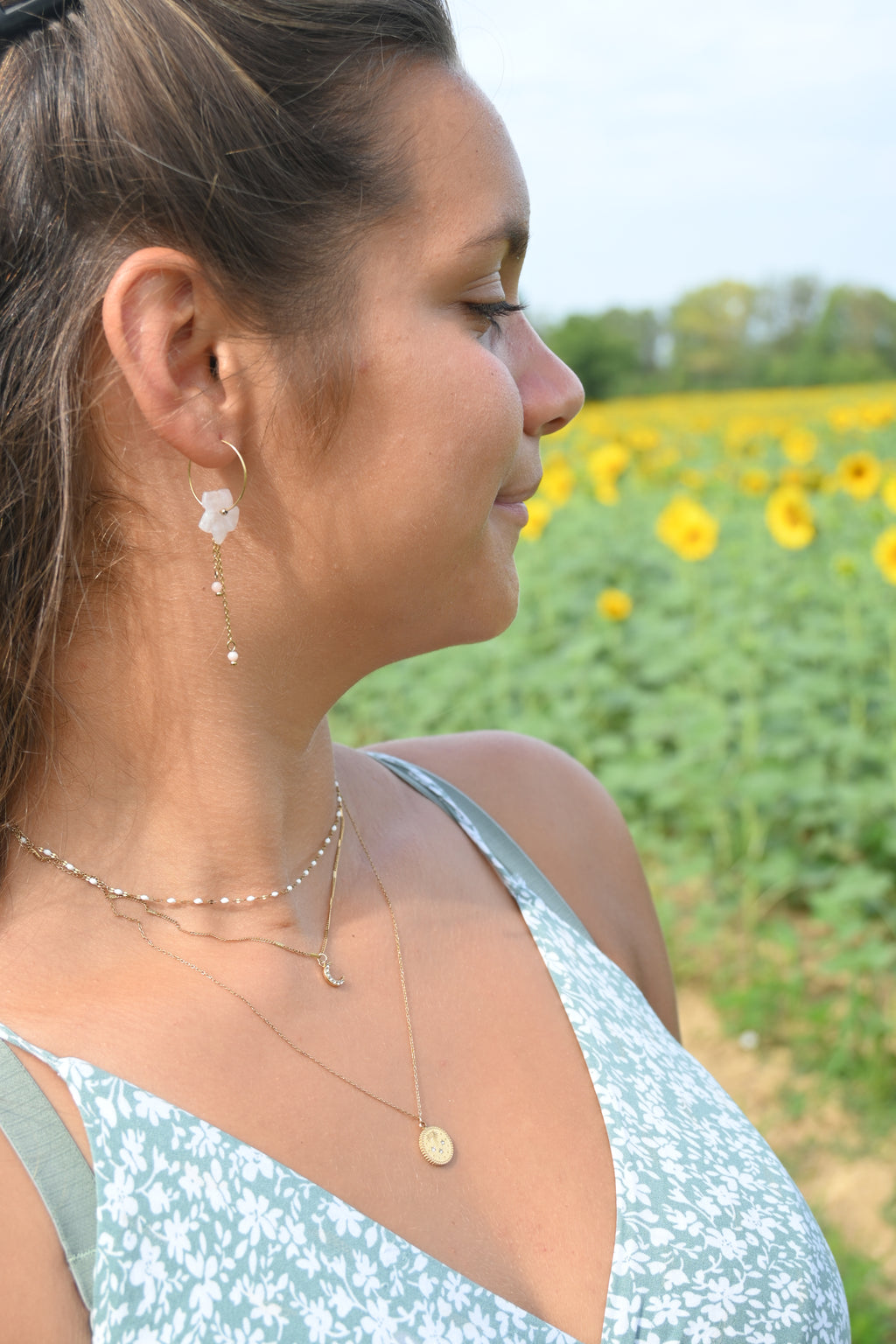 Collier Talia – 3 Rangs Lune, Médaillon Étoiles & Maille Grain de Café Émaillée