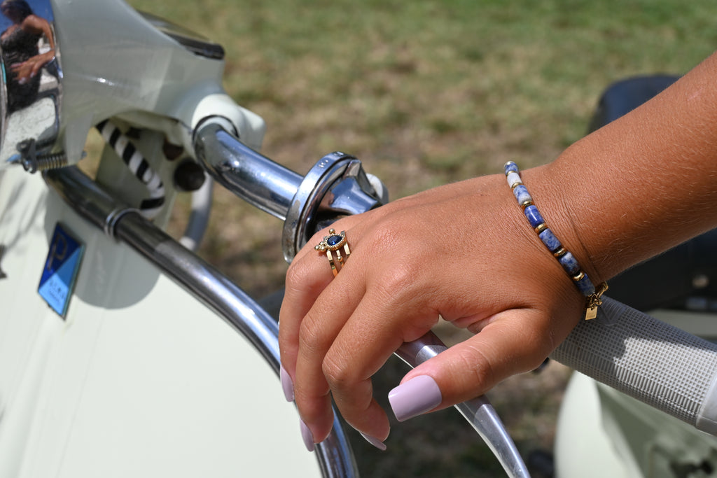 Bracelet AZILAL – Sodalite, Agate Rose, Howlite ou Amazonite Avec ou sans charms