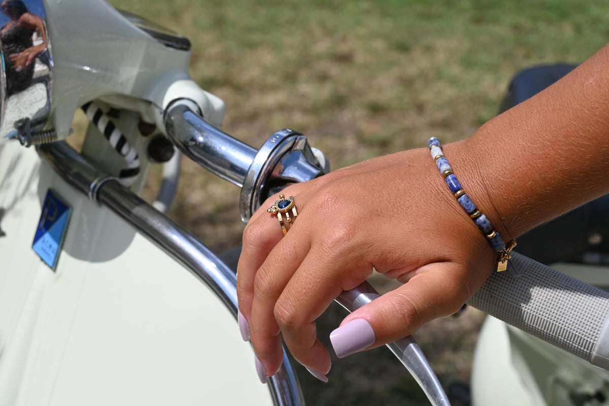 Bracelet AZILAL – Sodalite, Agate Rose, Howlite ou Amazonite Avec ou sans charms
