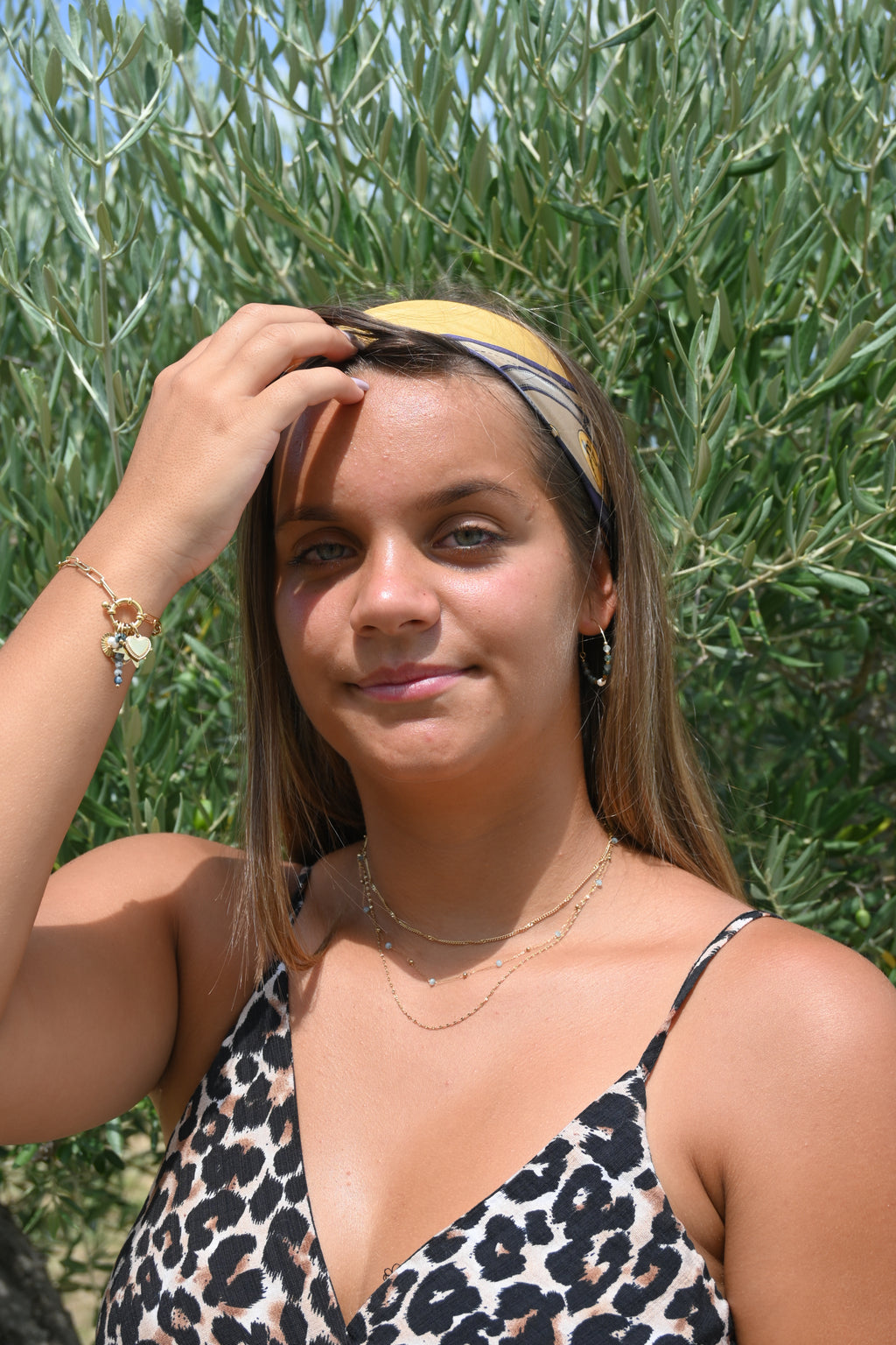 Collier Elya – 3 Rangs Dorés & Pâtes de Verre