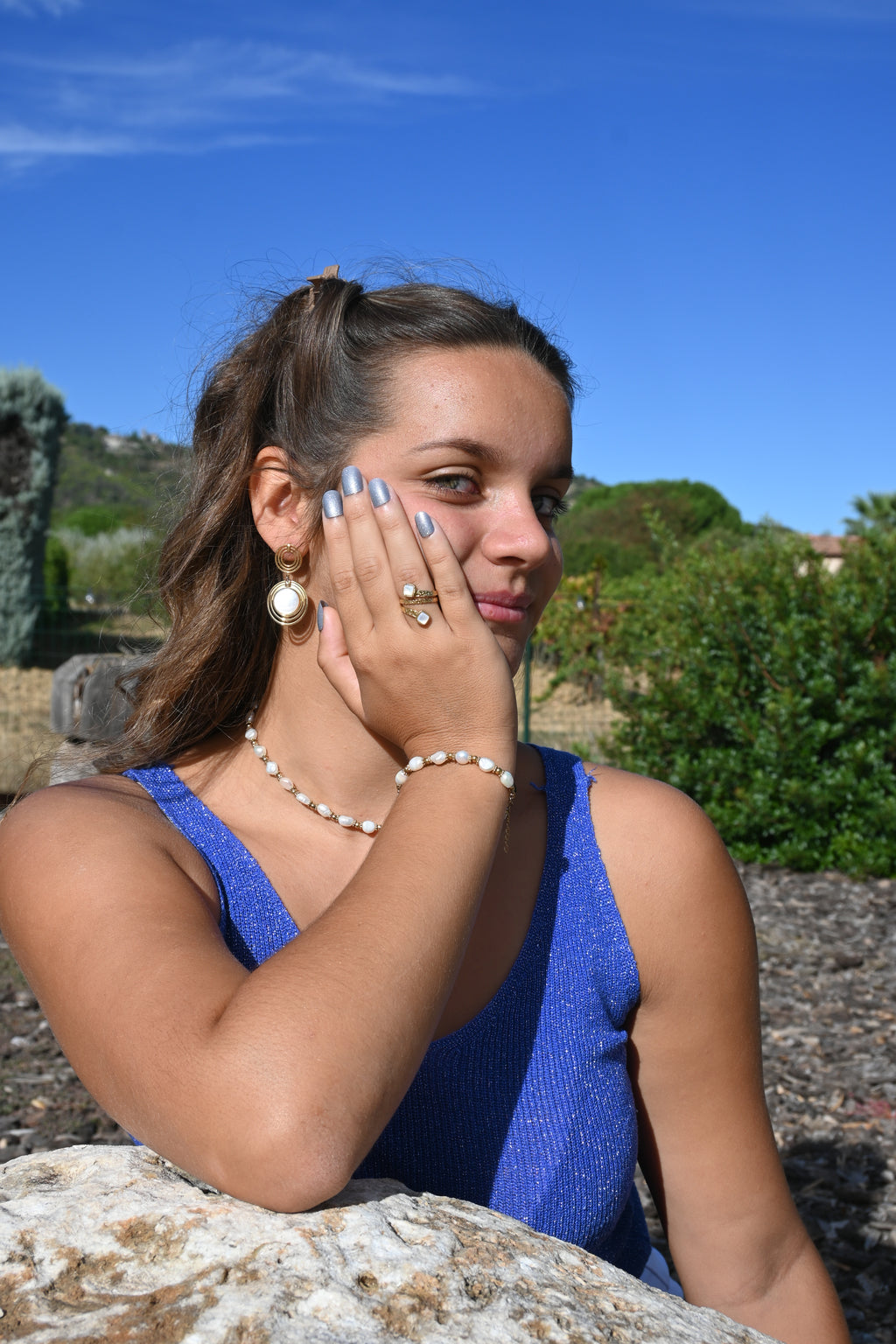 Boucles d'oreilles Rosaline – Nacre & Onyx | Acier Doré