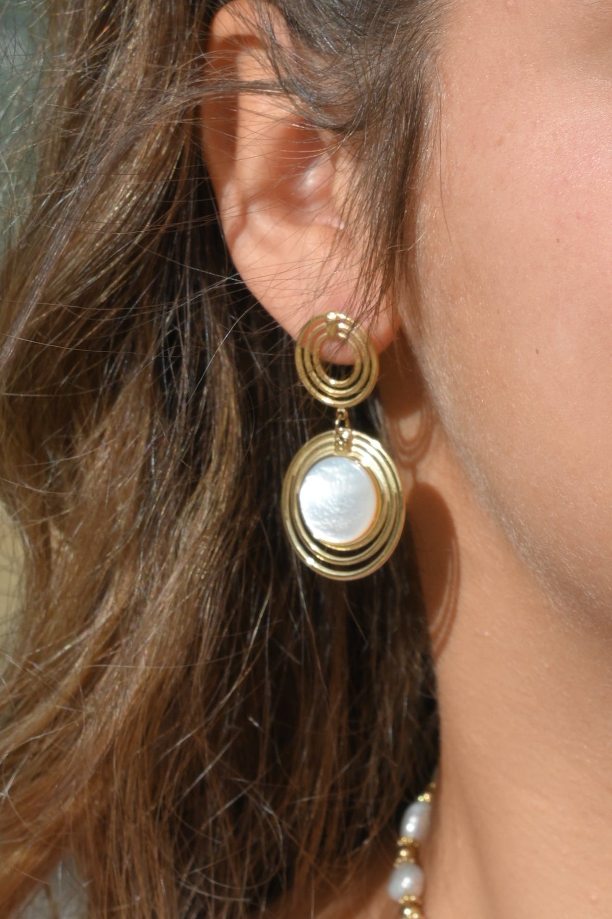 Boucles d'oreilles Rosaline – Nacre & Onyx | Acier Doré