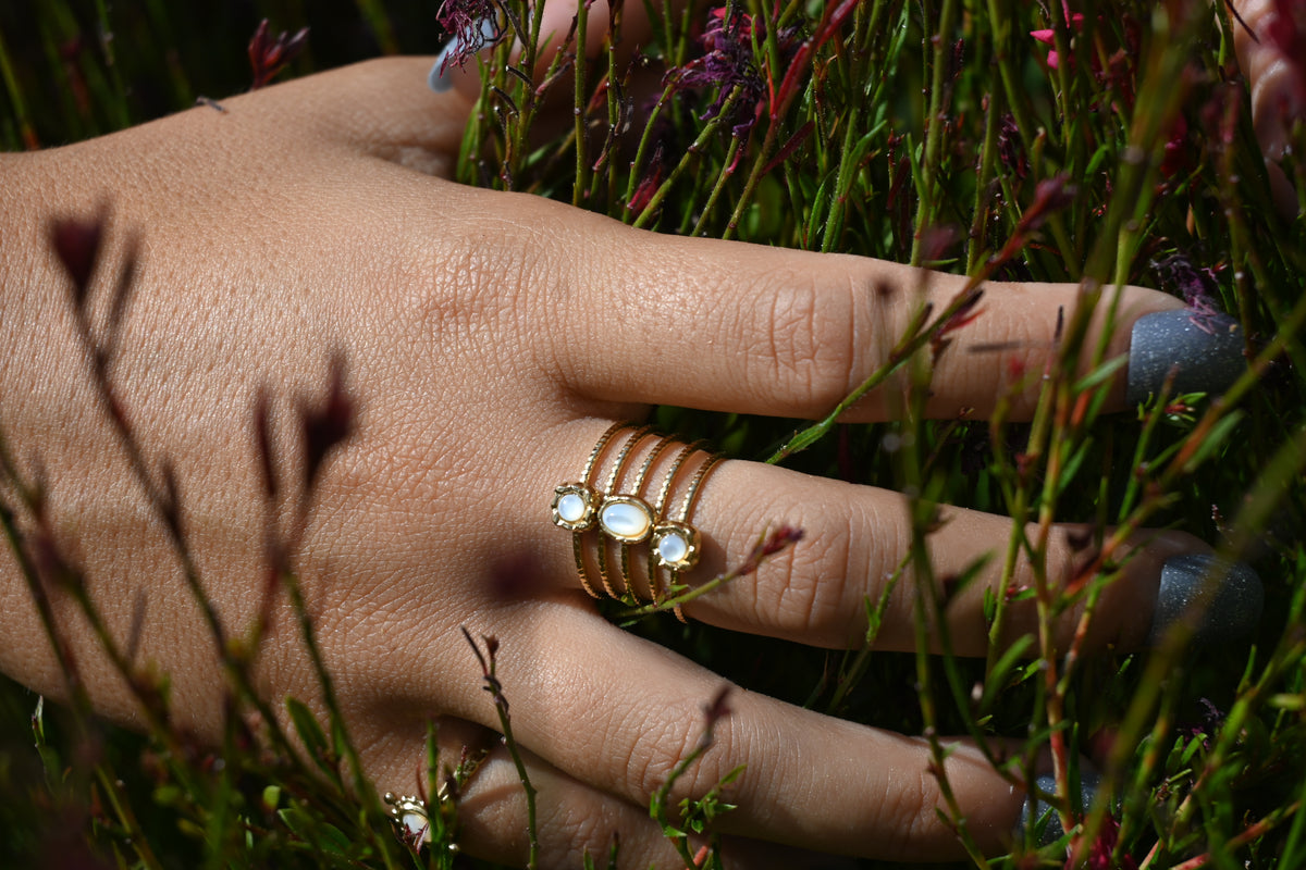 Bague Shiva – 5 Anneaux Martelés & Nacre
