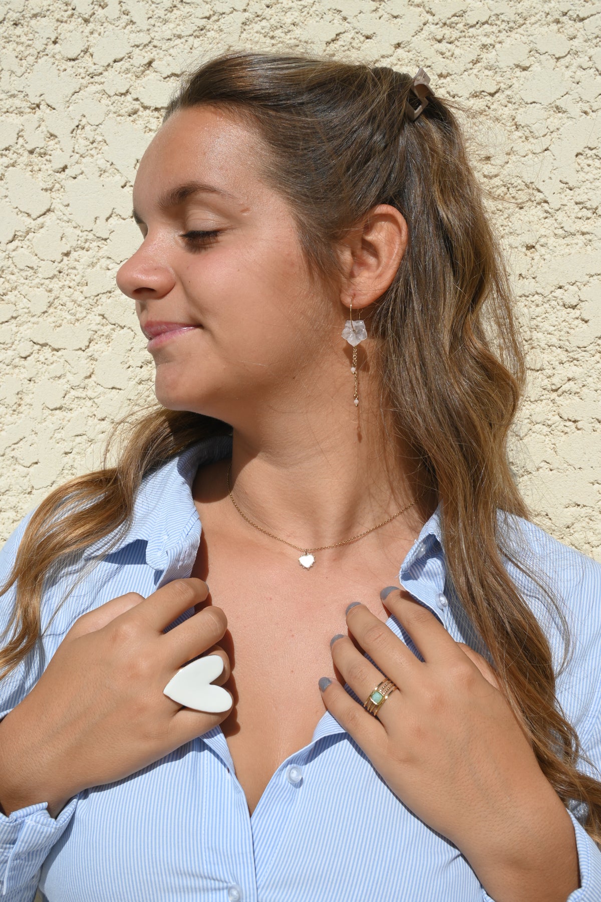 Boucles d'Oreilles Fani – Créoles Fleur en Pierre Naturelle & Chaînes Pendantes
