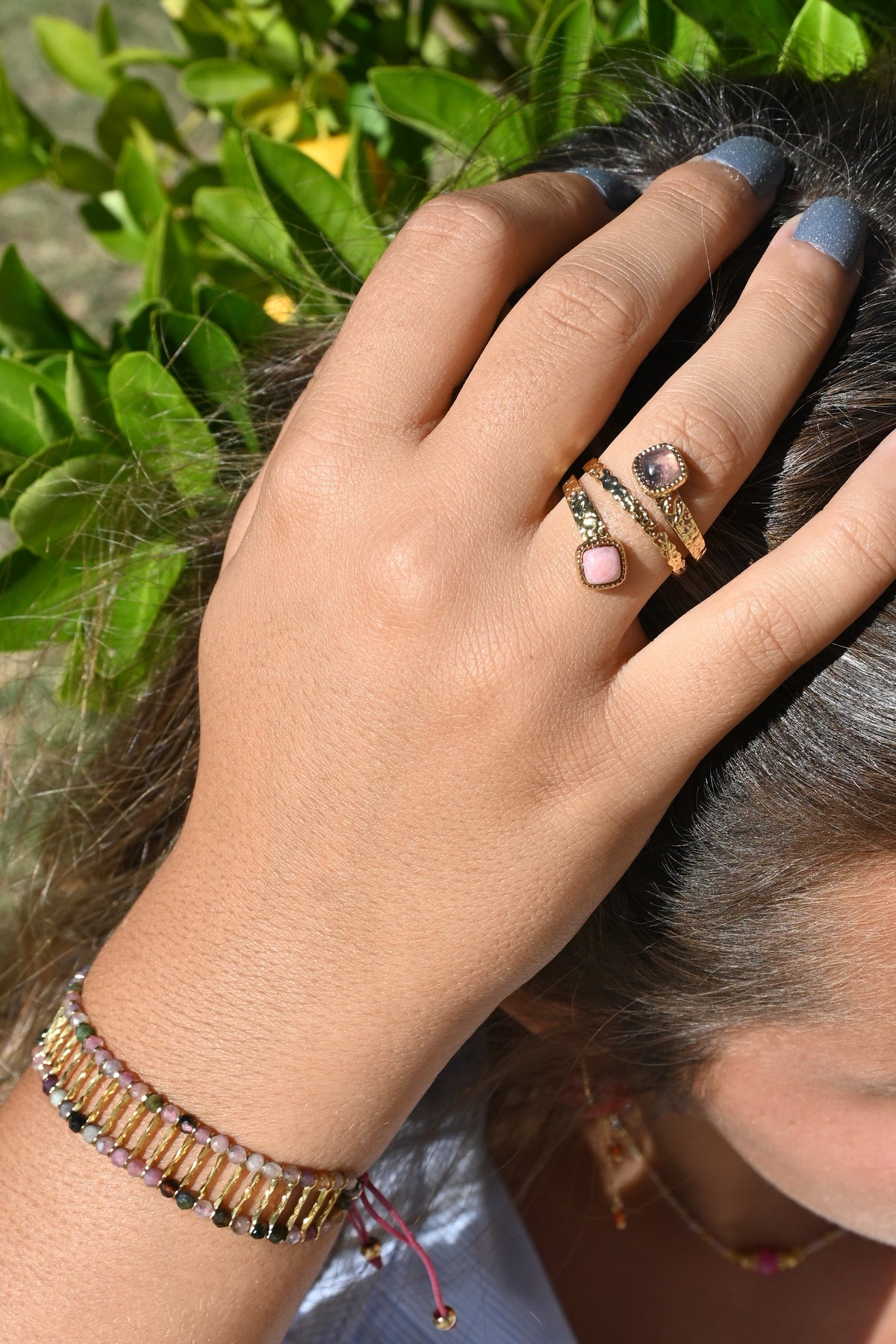 Bague Lou – Nacre & Améthyste | Acier Doré Ajustable