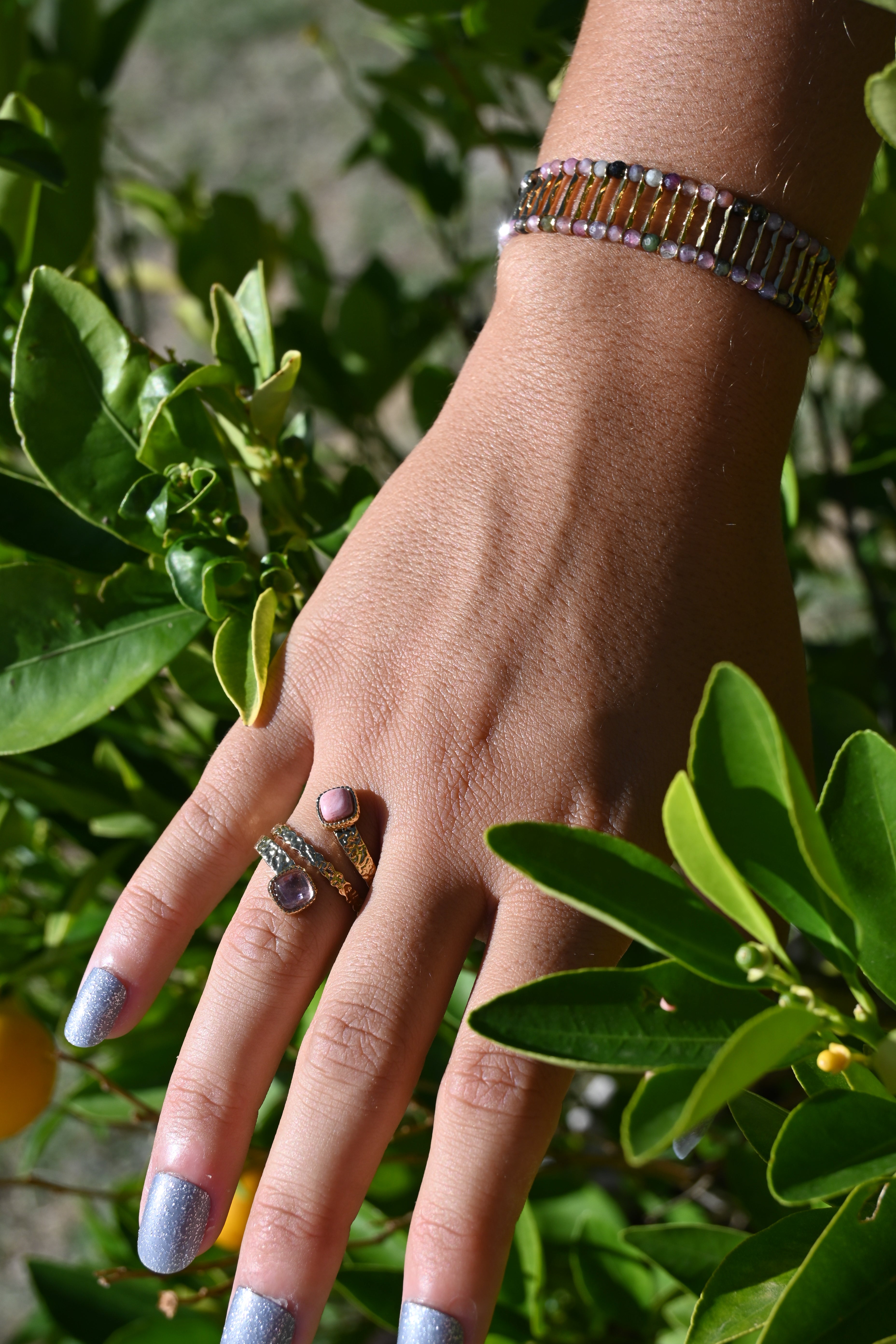 Bracelet Scarlette – Tourmaline Colorée & Acier Doré