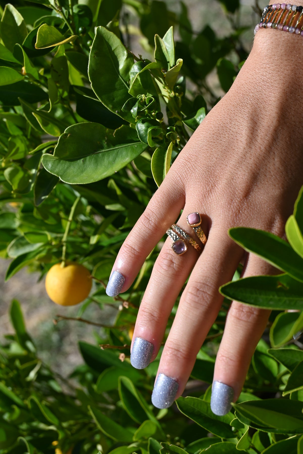Bague Lou – Nacre & Améthyste | Acier Doré Ajustable