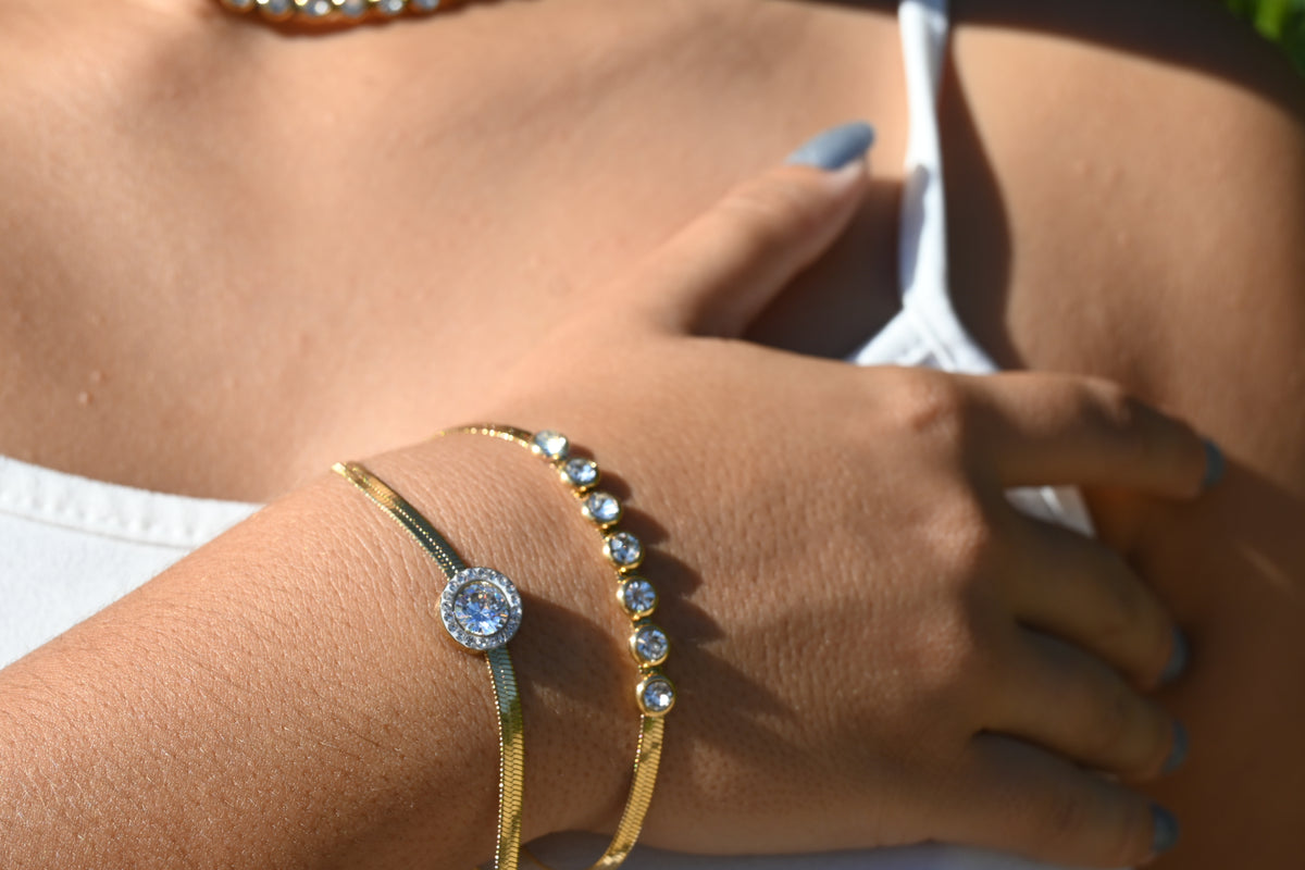 Bracelet Jen doré – Chaîne serpent et 7 zircons