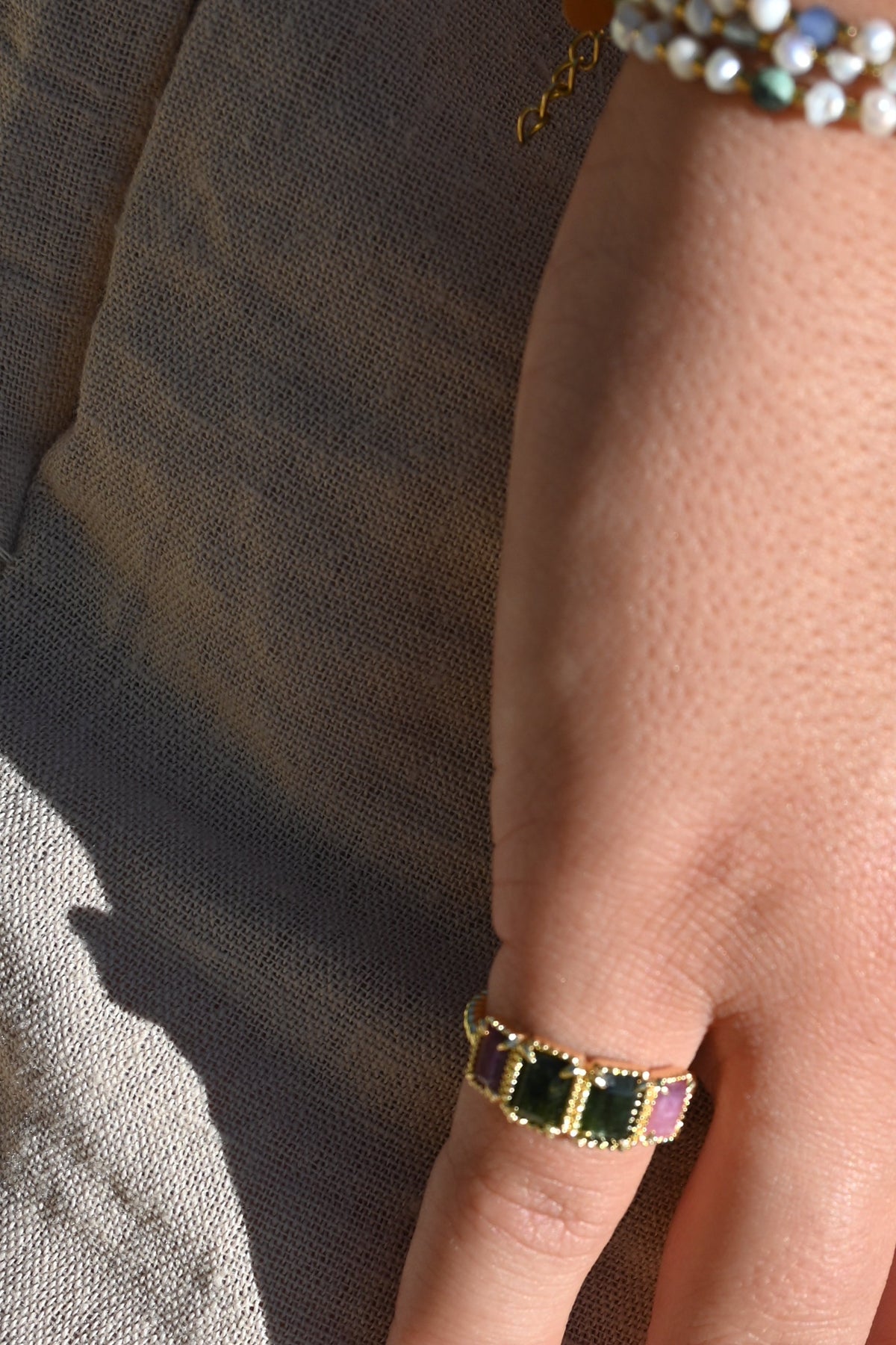 Bague ELIA réglable – Tourmaline colorée et charme bohème