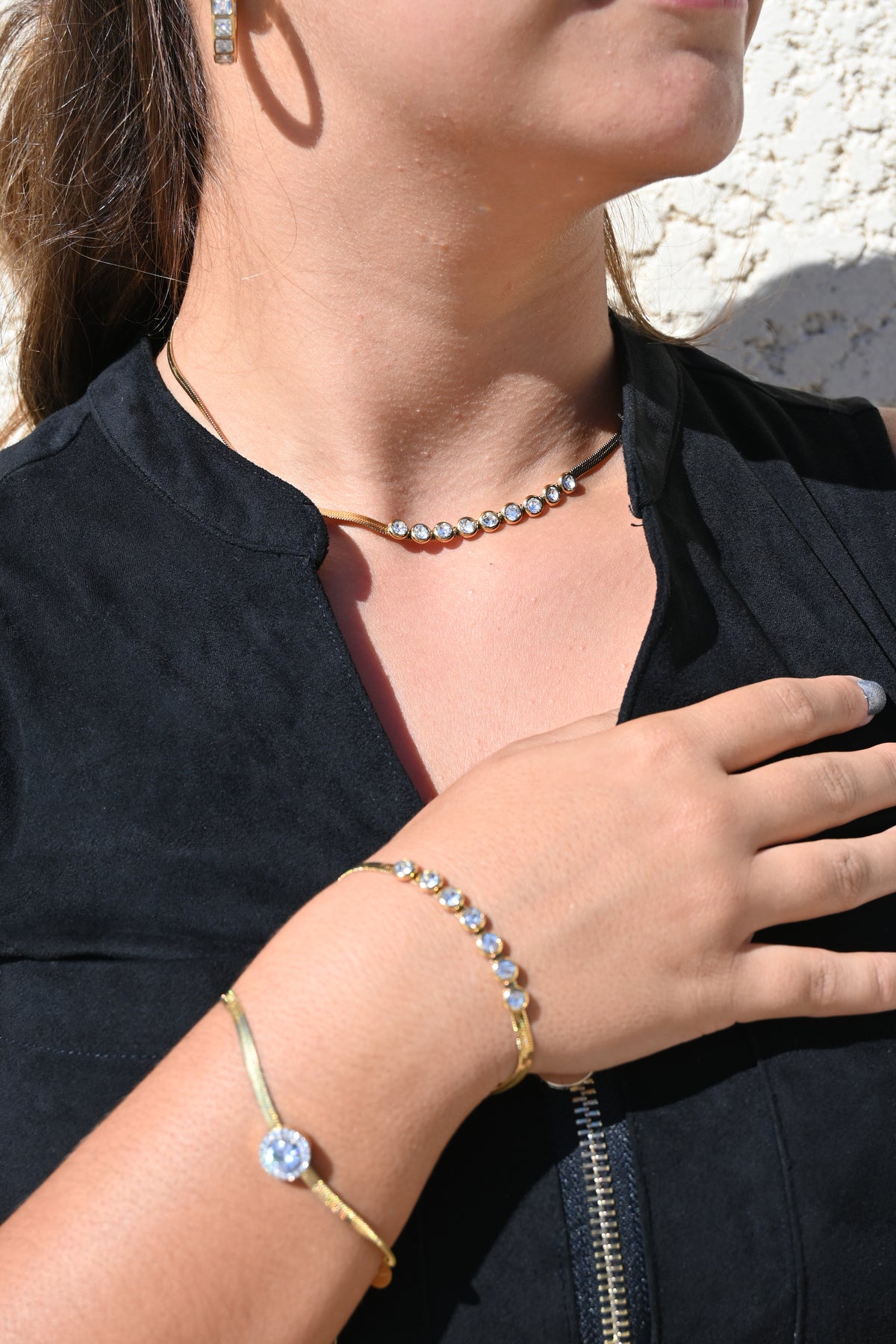 Collier JEN doré – Chaîne serpent et pierres scintillantes