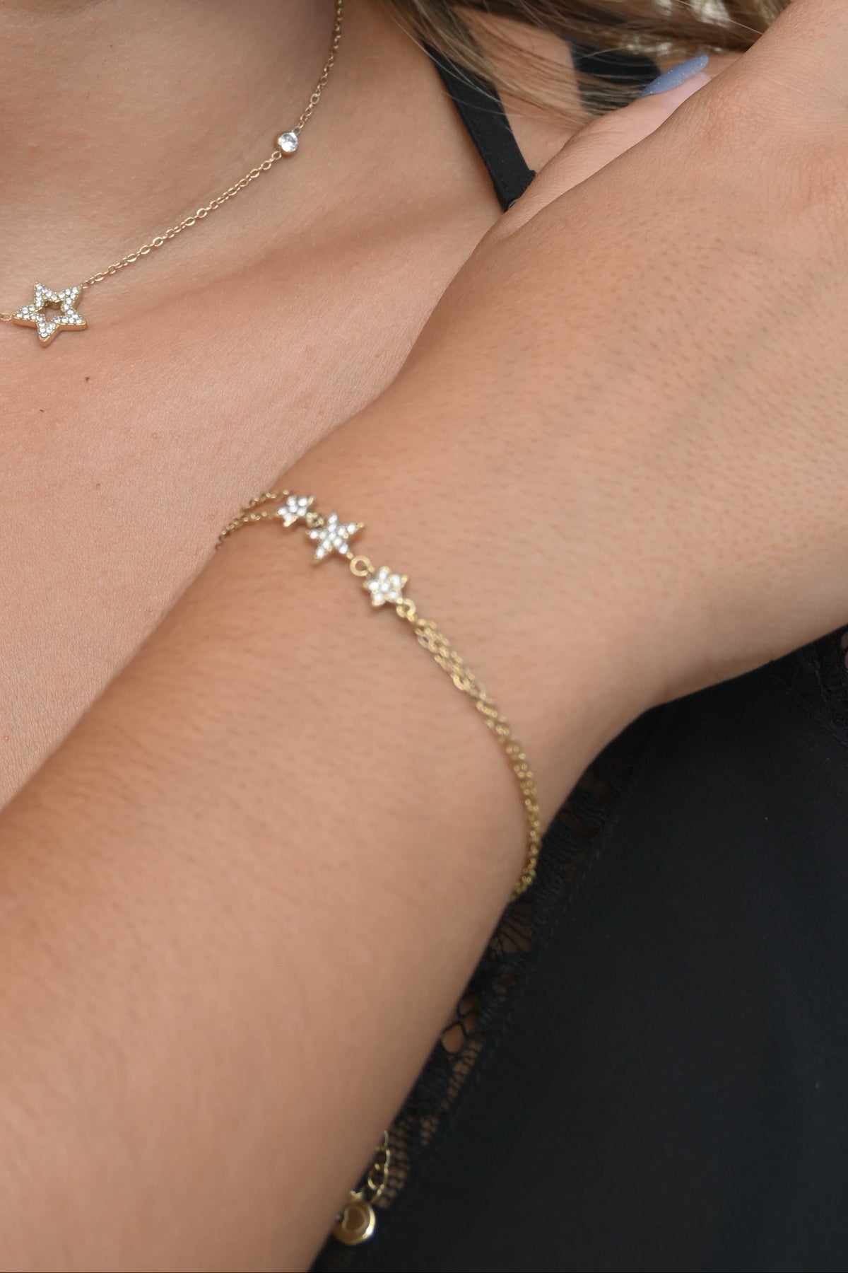 CHLOE – Bracelet doré à étoiles scintillantes en acier inoxydable