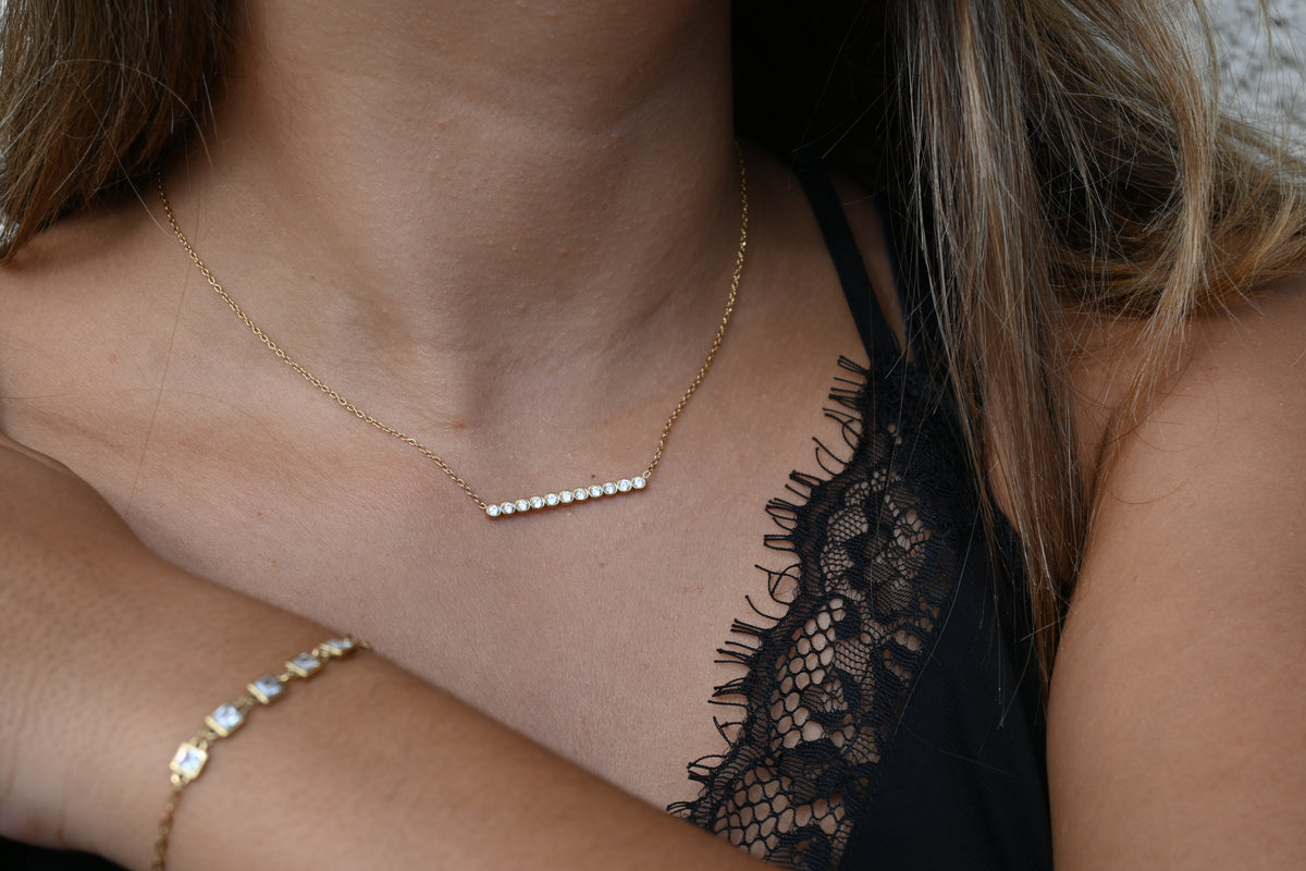 GRACE – Bracelet doré en acier inoxydable à strass carrés
