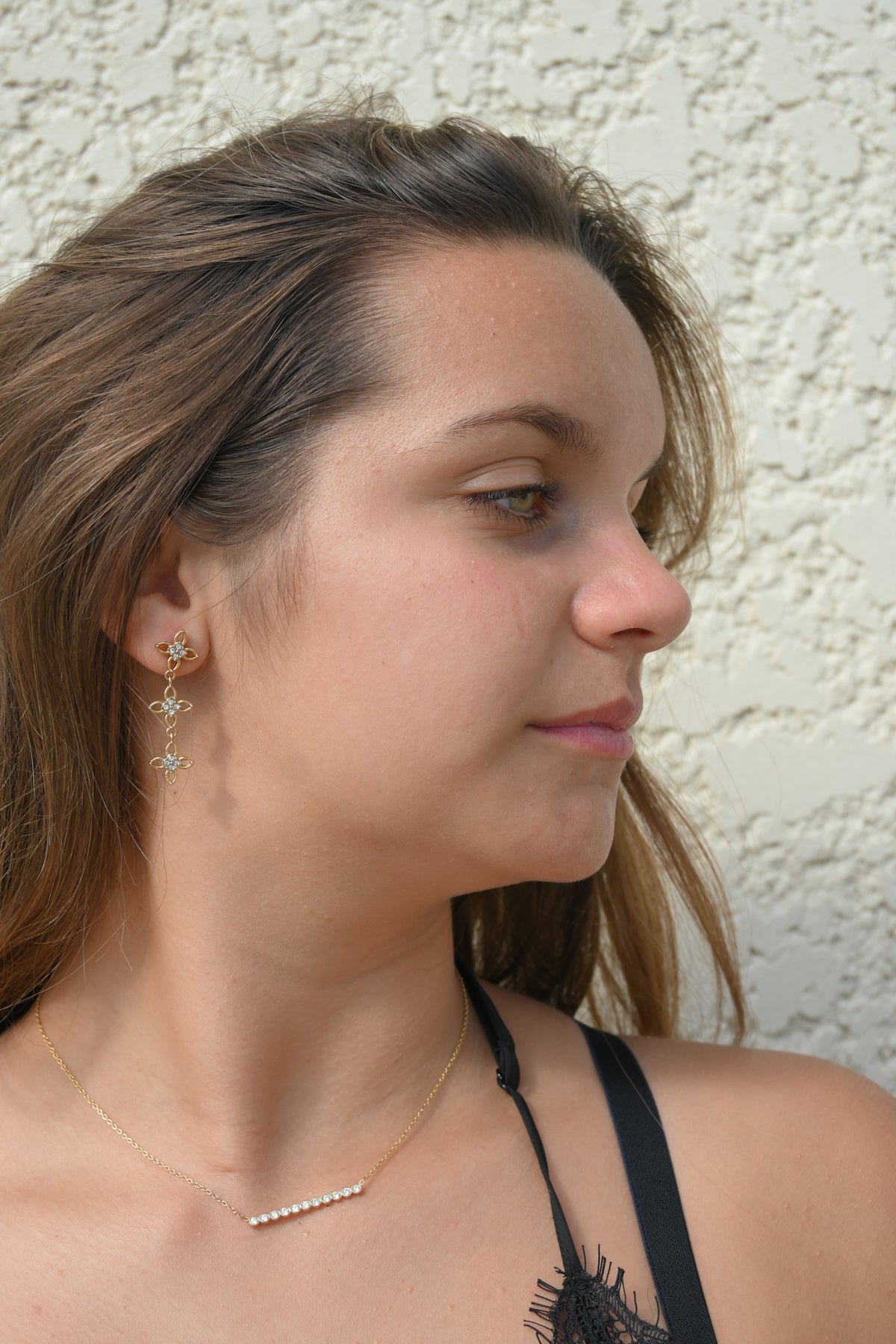 BLAKE – Boucles d’oreilles fleurs pendantes à strass