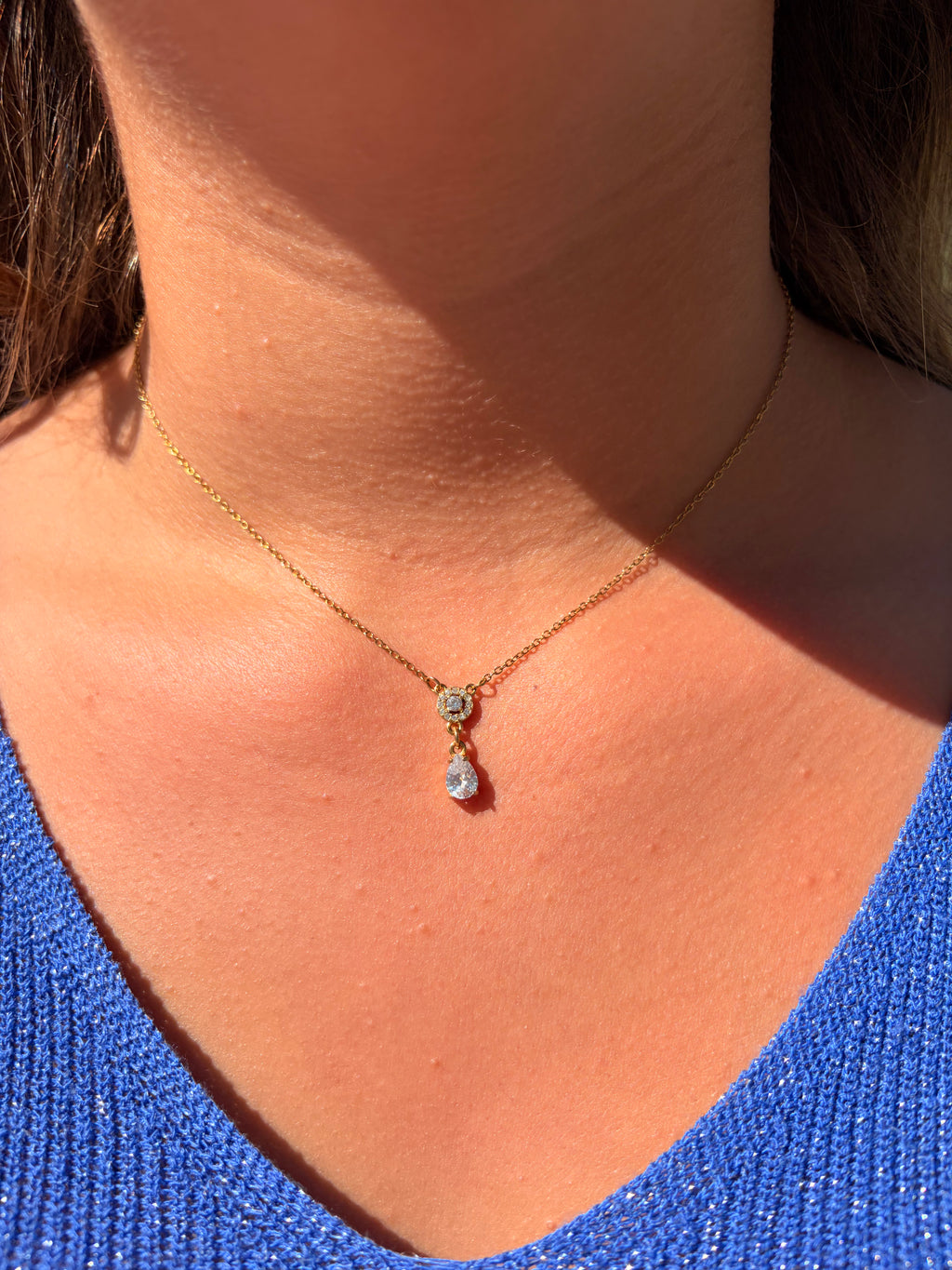 Collier Vaena - Élégance Dorée & Cristaux Étincelants