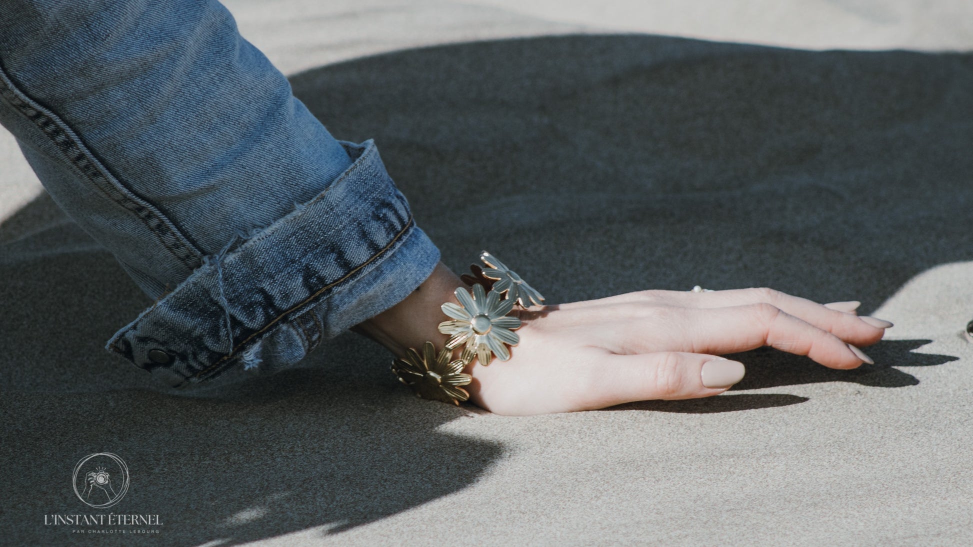 Jonc ISORA Fleurs Dorées Acier Inoxydable | Or et Ame Bijoux