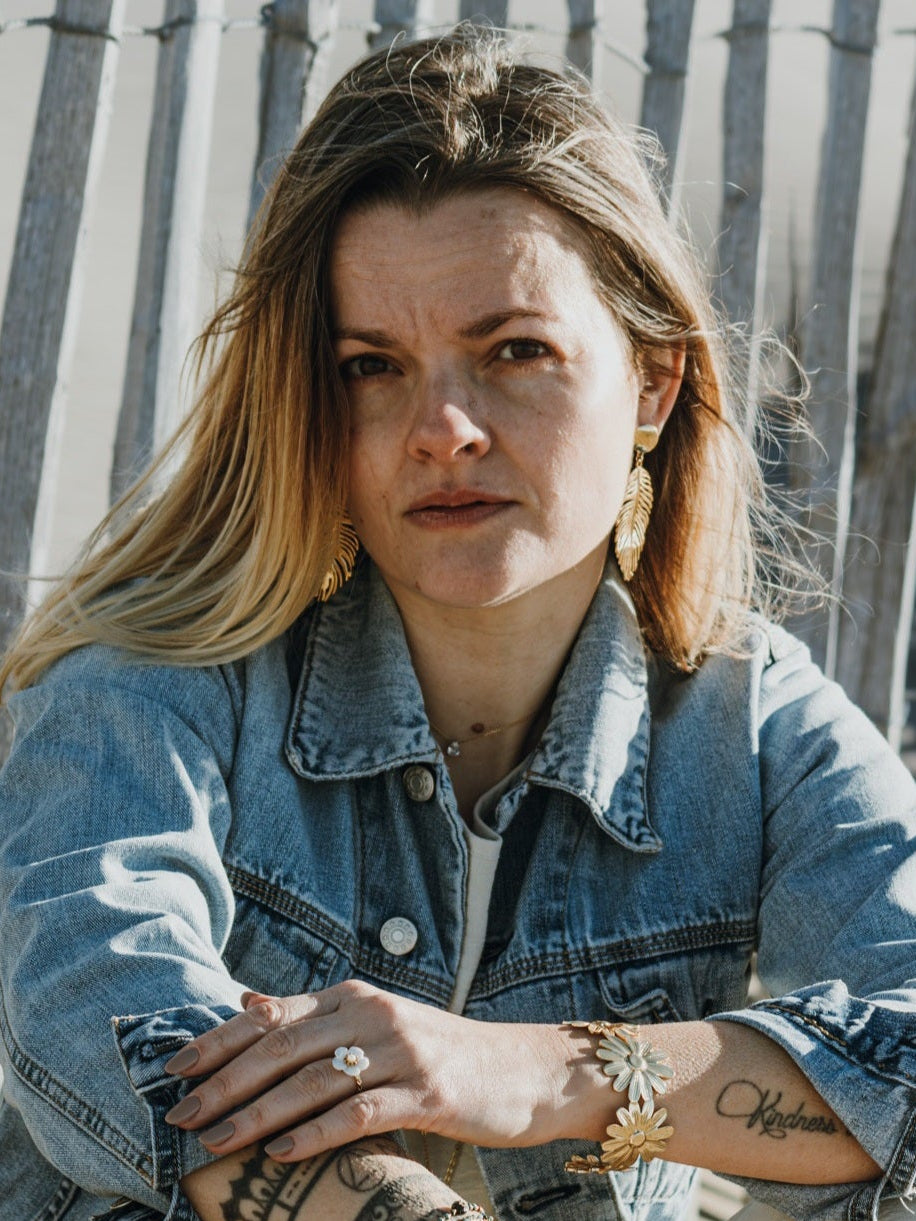 Bague ELINE  Fleur Nacre Blanche Fine Ajustable | Or et Ame Bijoux